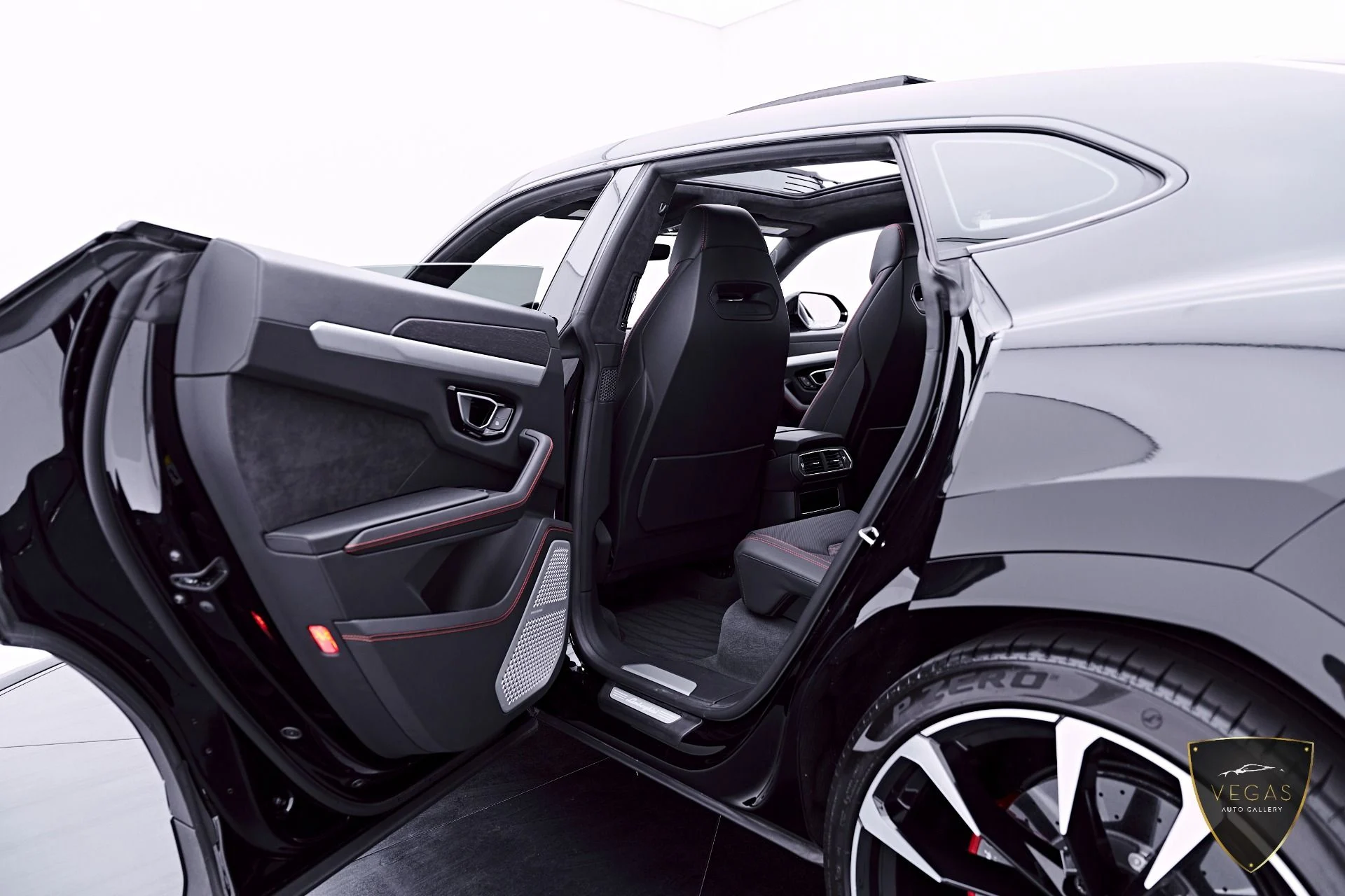 mph035_3907051701_Used_2022_Lamborghini_Urus_1782338948_b50525f4ad