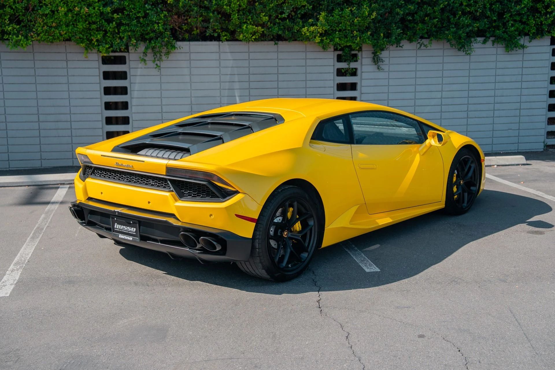 mph035_3910448186_Used_2018_Lamborghini_Huracan_LP_580_2_1762289056_08368d4c92