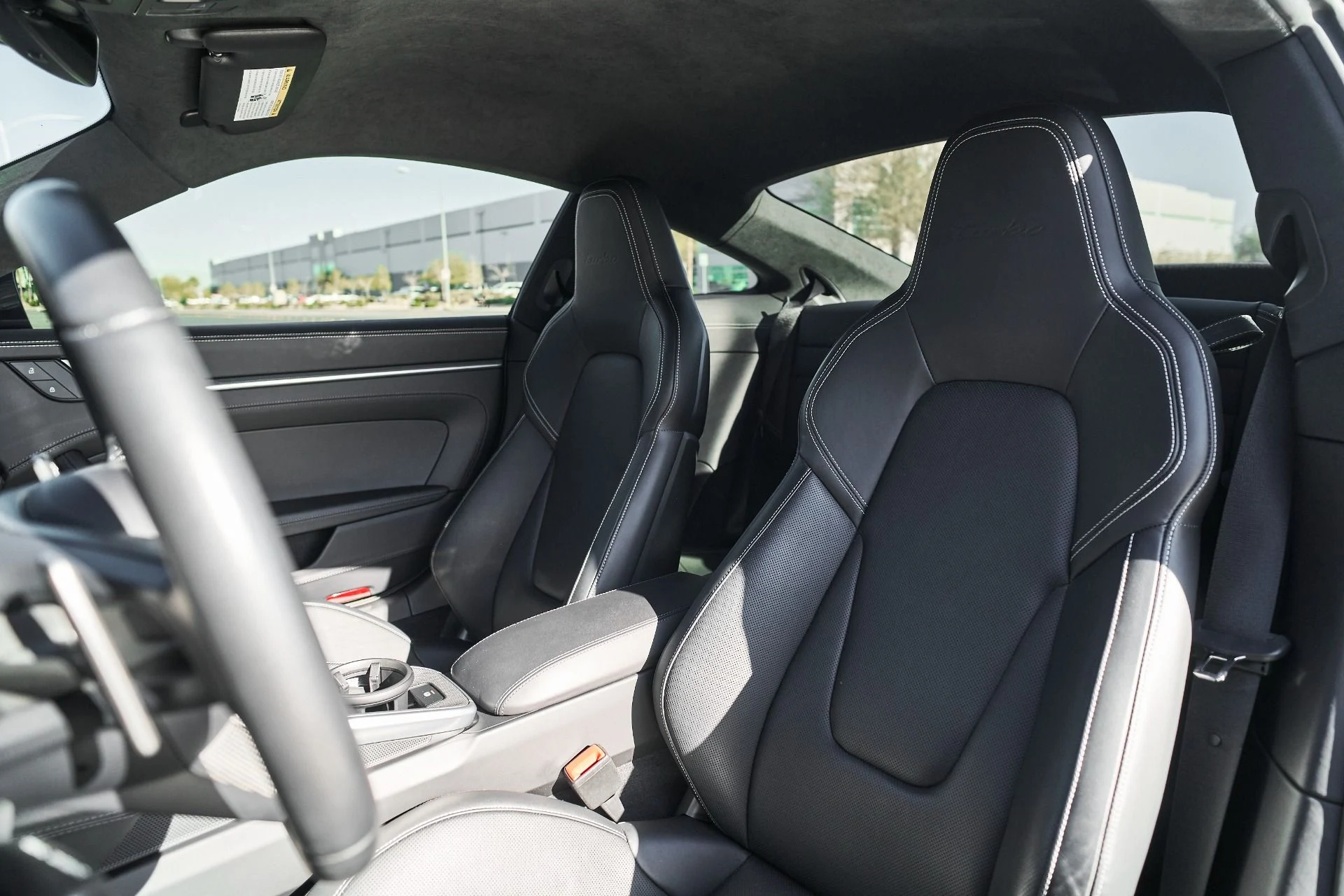 mph035_3916282381_Used_2024_Porsche_911_Turbo_1765937807_677c32dff9