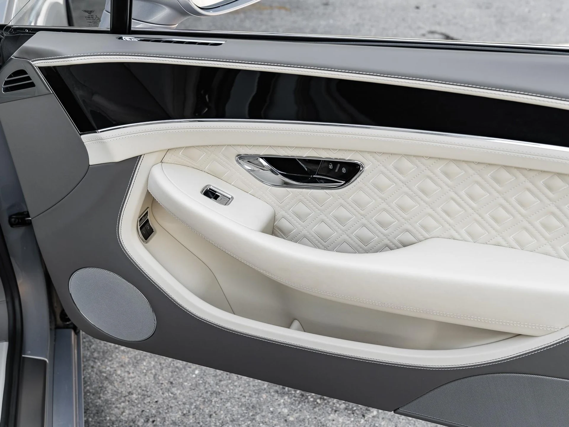 mph035_3918810140_Used_2022_Bentley_Continental_GT_V8_1771851985_0f26ac3729