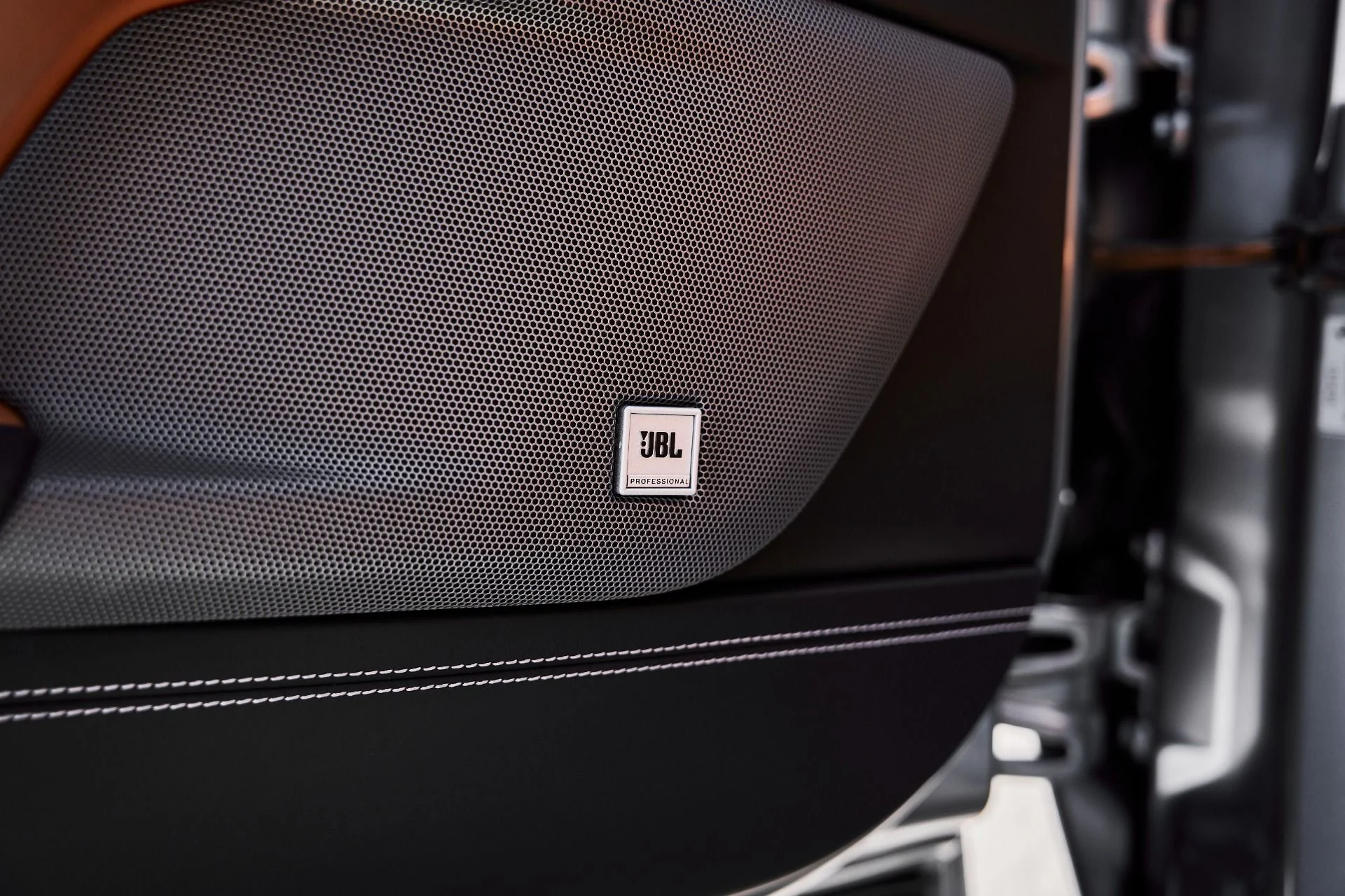 mph035_3926054670_Used_2018_Ferrari_GTC_4_Lusso_V12_1775612048_7af6629c95