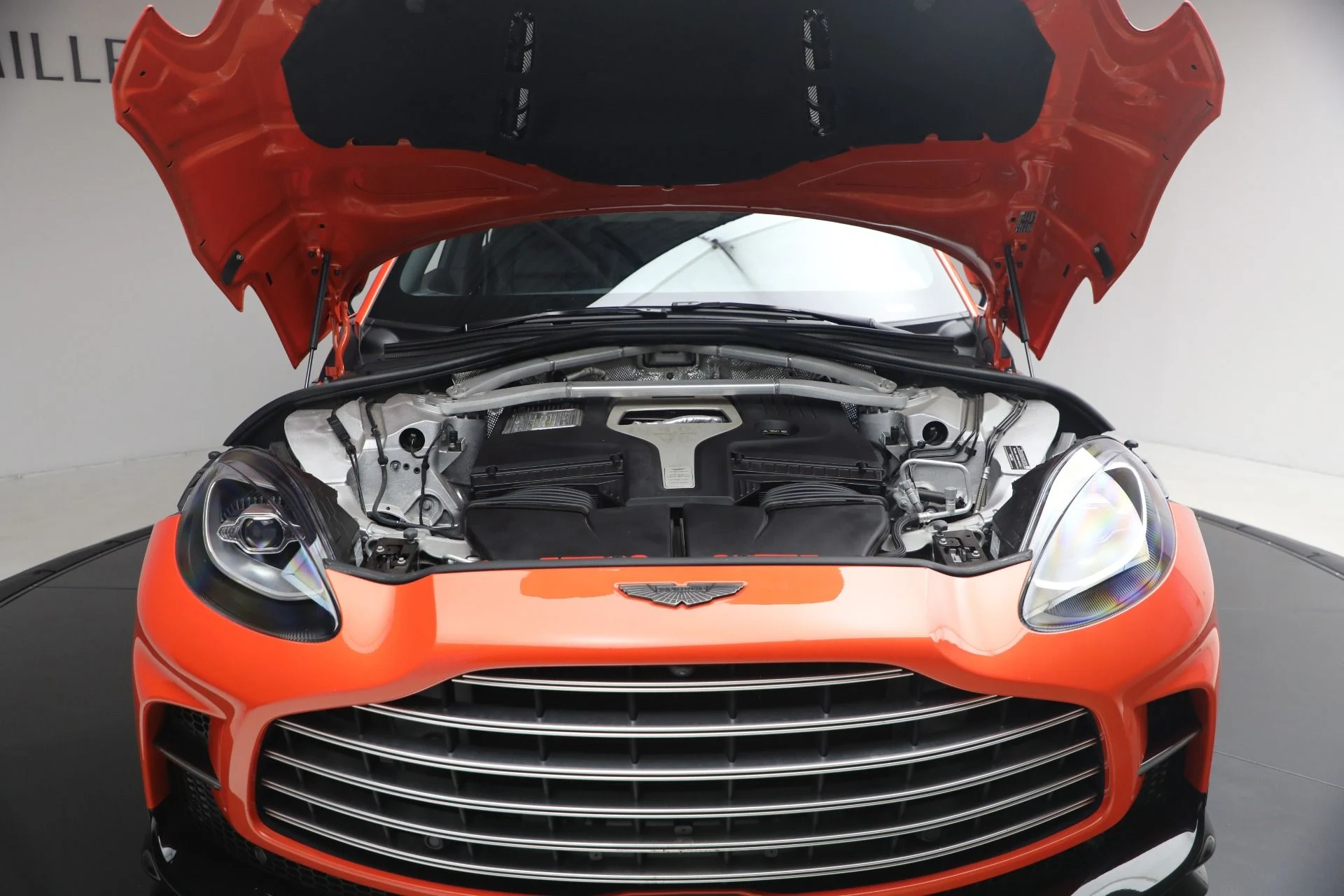 mph035_3928062224_Used_2023_Aston_Martin_DBX_707_1764179397_edbb11979f