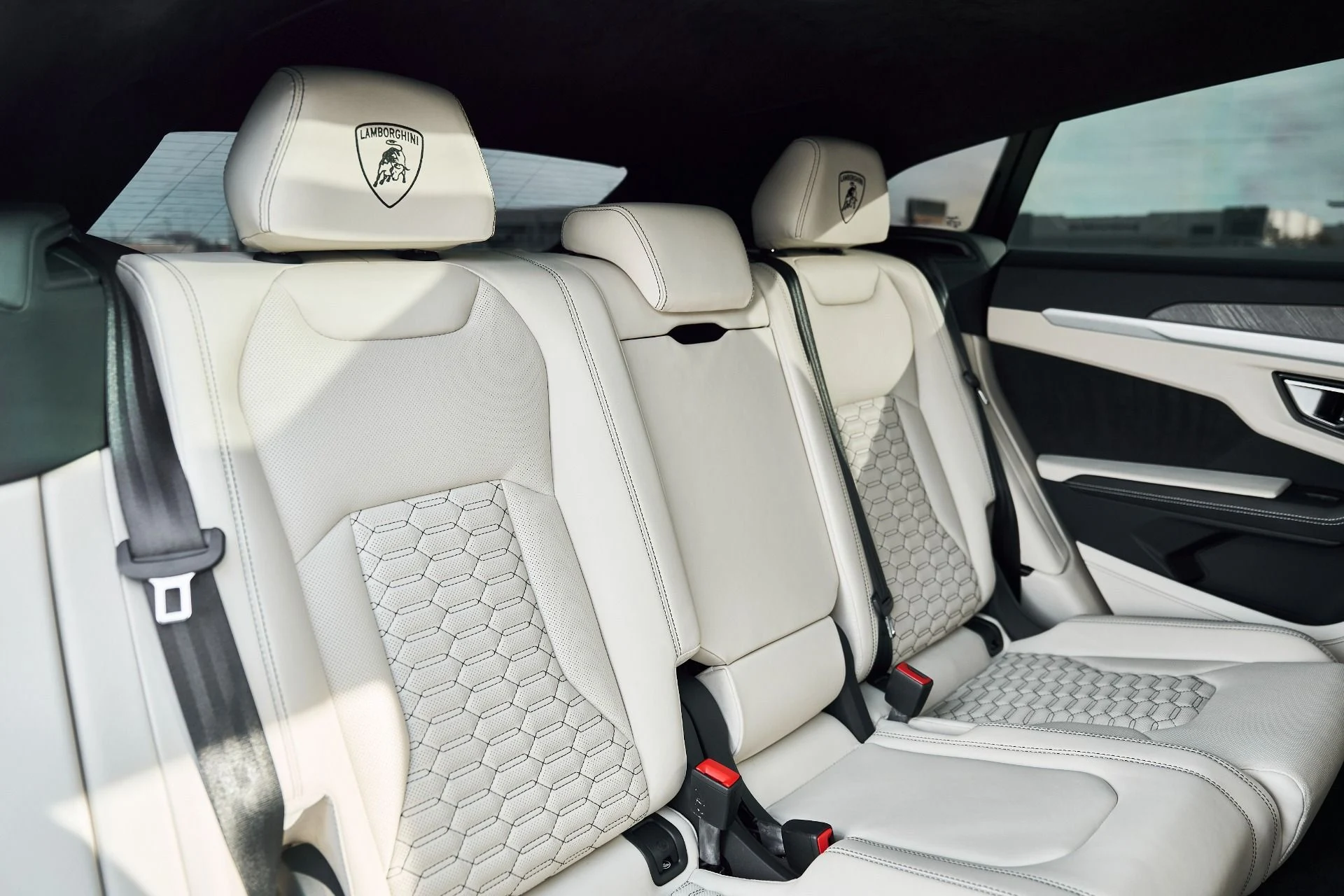 mph035_3933454728_Used_2021_Lamborghini_Urus_1771117250_9d6c72c092