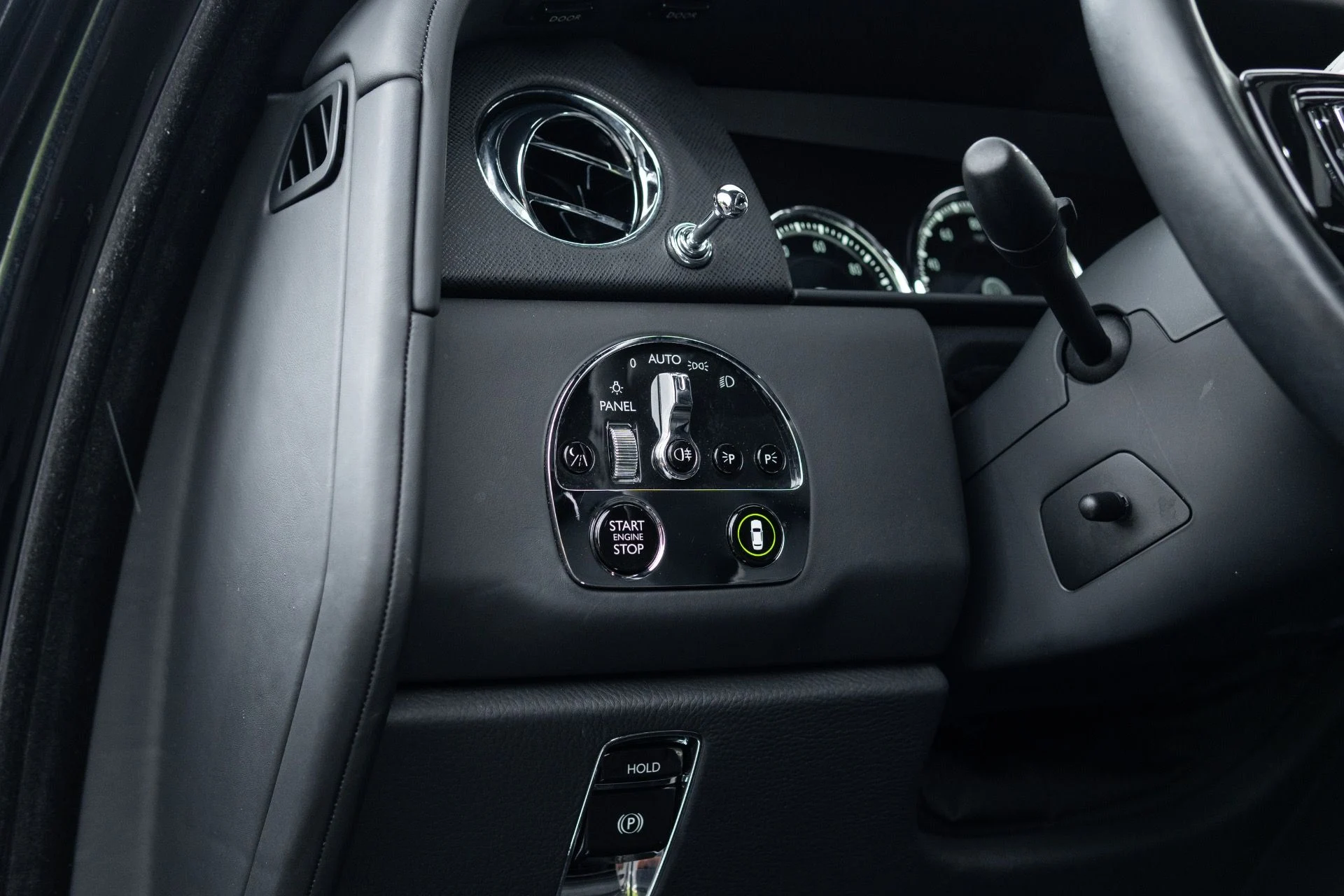 mph035_3954473485_Used_2020_Rolls_Royce_Cullinan_1775753700_56ed95787a