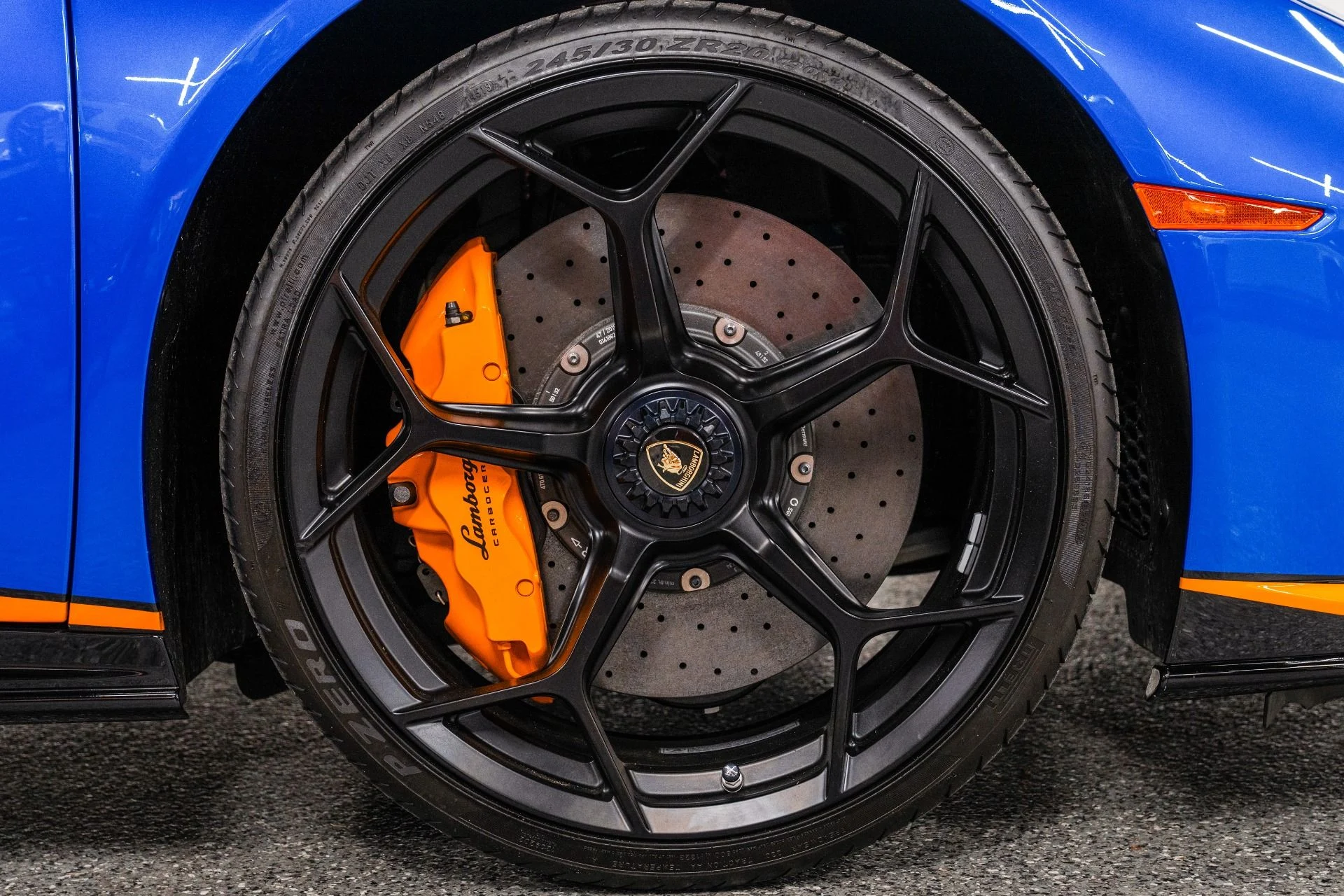 mph035_3956331402_Used_2020_Lamborghini_Huracan_EVO_GT_Celebration_Edition_One_of_36_Built_Squadra_Corse_Livery_1767973648_efd8030167