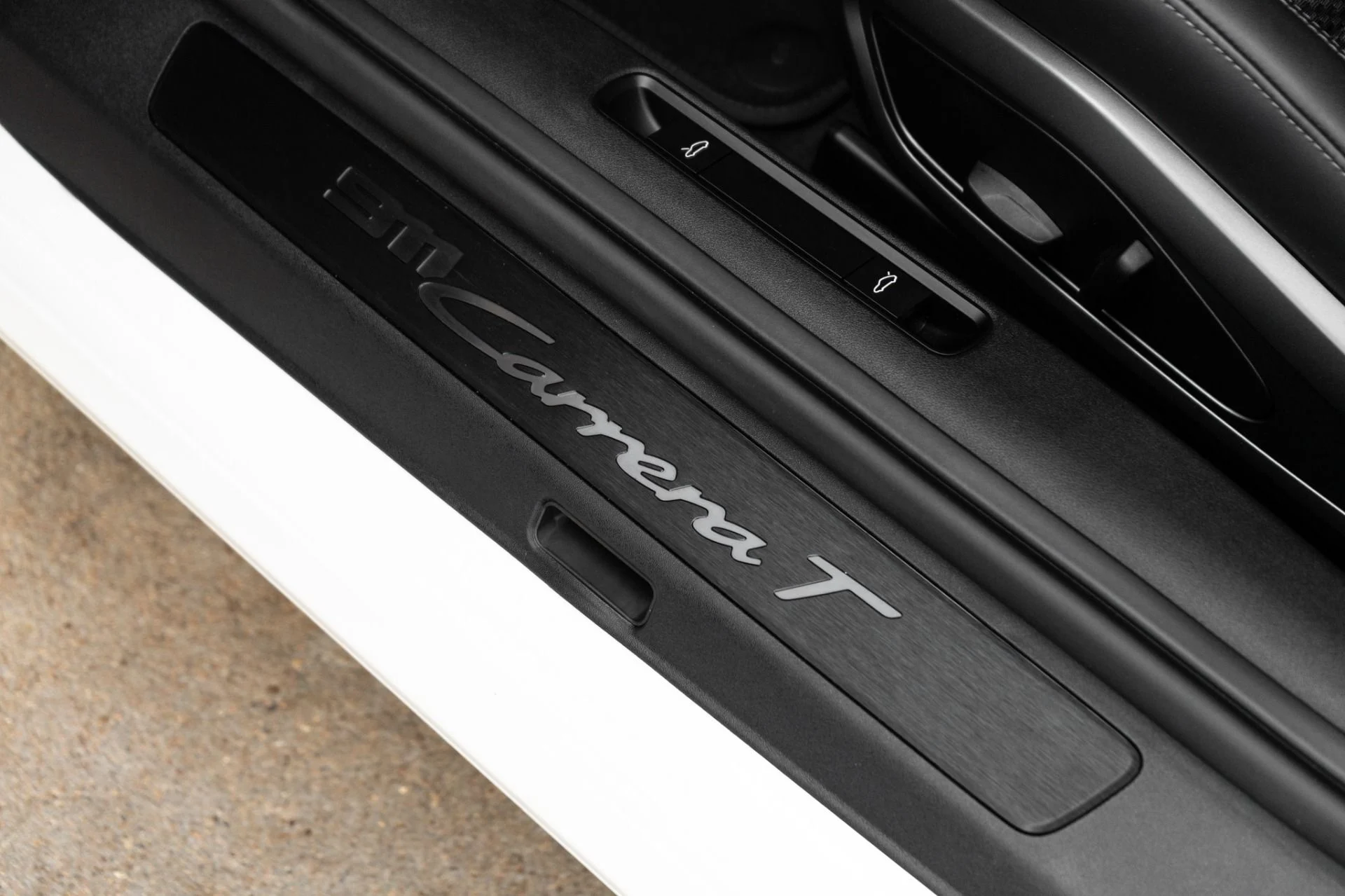 mph035_3964578240_Used_2024_Porsche_911_Carrera_T_1759353341_6a2b086c13