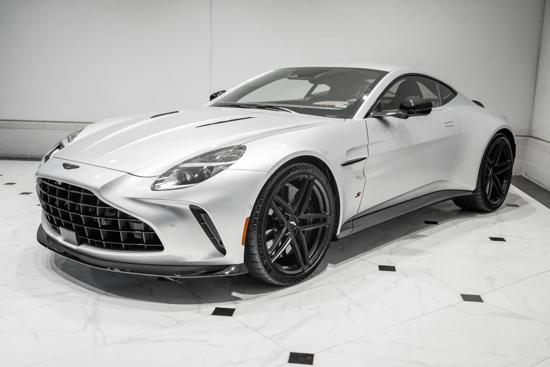 mph035_397581822_New_2026_Aston_Martin_Vantage_S_Coupe_1767380172_ad88a8d02e