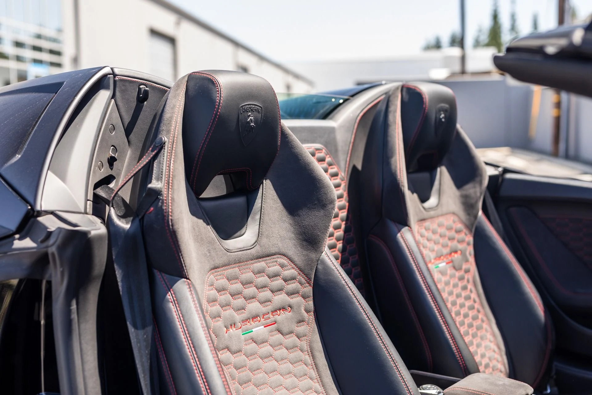 mph035_3975983850_Used_2018_Lamborghini_Huracan_LP_580_2_Spyder_1775682298_6cc36fa3c4