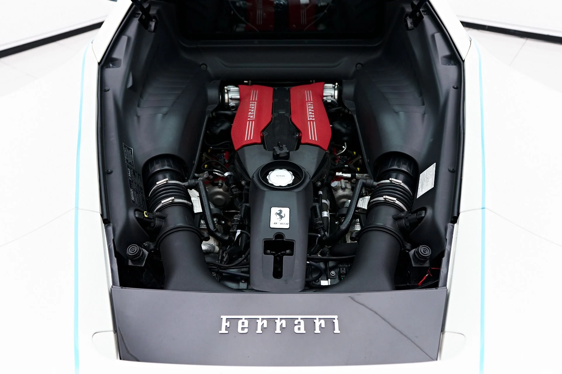 mph035_3990411636_Used_2017_Ferrari_488_GTB_Base_1755309758_7cf1ce8cbf