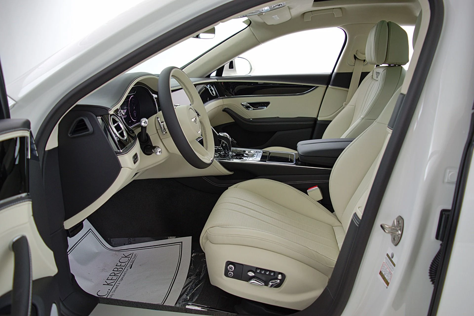 mph035_3995449911_Used_2023_Bentley_Flying_Spur_Hybrid_V6_LEASE_OPTIONS_AVAILABLE_c99e383154