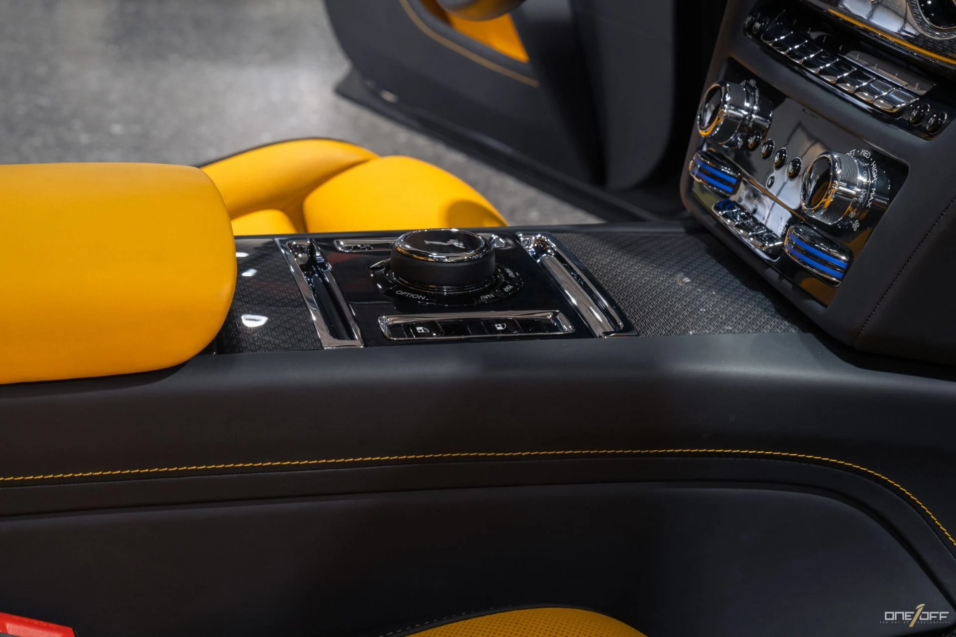 mph035_3999134426_Used_2022_Rolls_Royce_Black_Badge_Ghost_FULL_Urban_Design_Carbon_Kit_477_K_MSRP_Starlight_1759778193_9fad1cfc8d