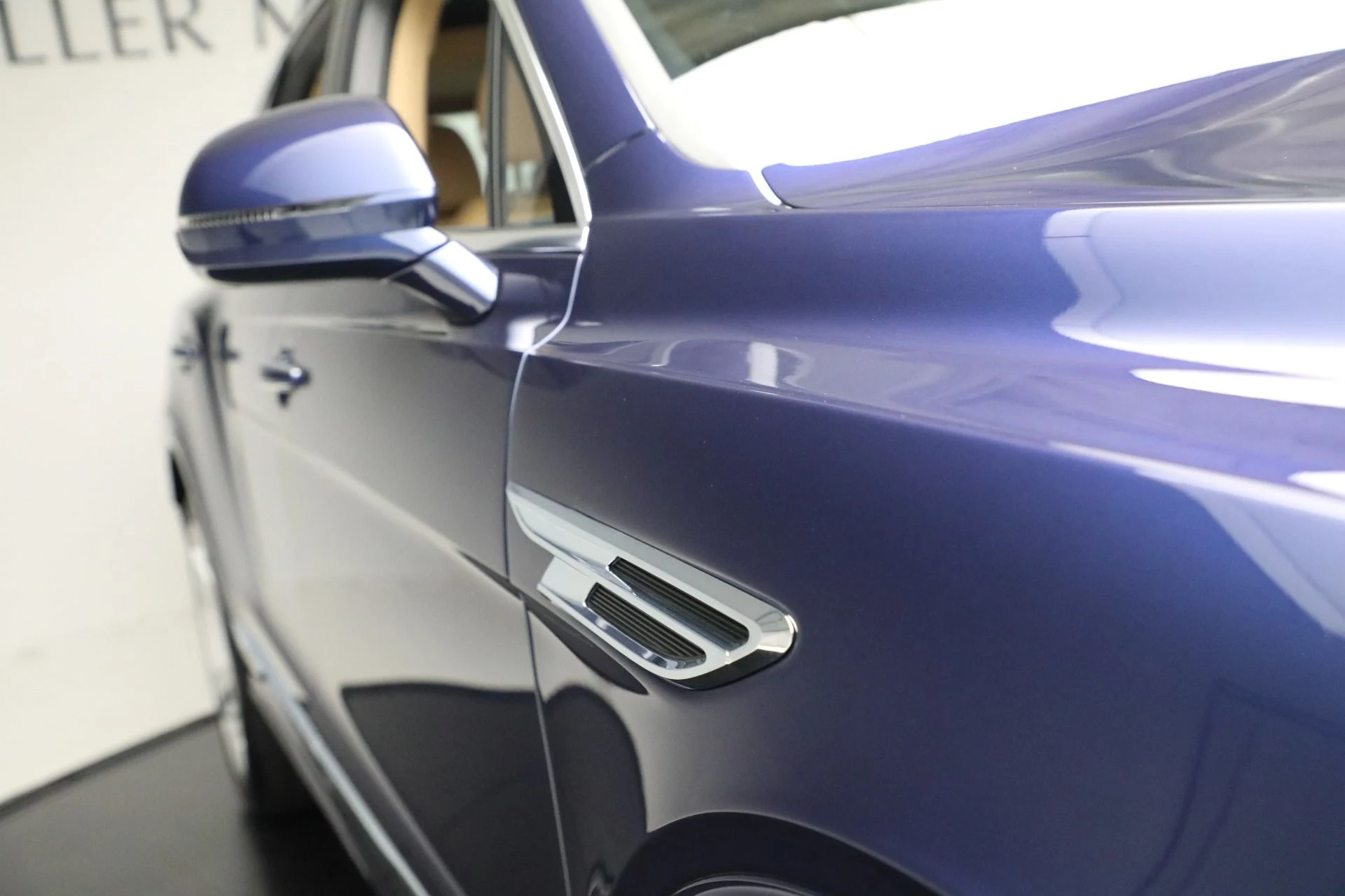 mph035_4001254223_Used_2023_Bentley_Bentayga_V8_2946637bfd