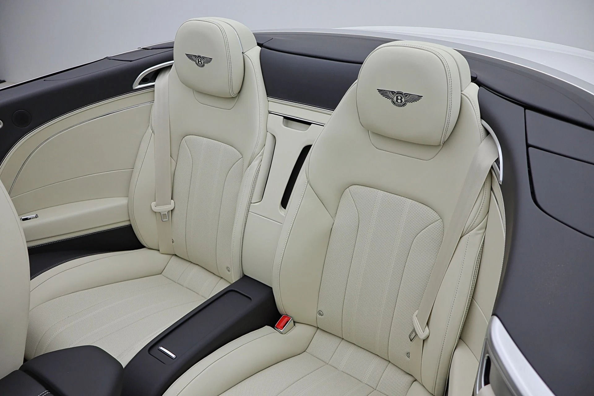 mph035_4002524972_New_2026_Bentley_Continental_GTC_54c4e93413