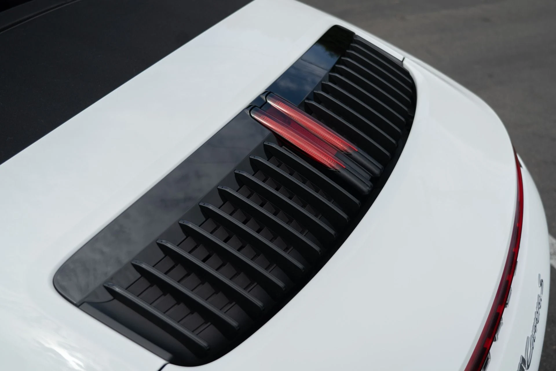 mph035_4002867423_Used_2020_Porsche_911_Carrera_S_1756149936_4c6598f360
