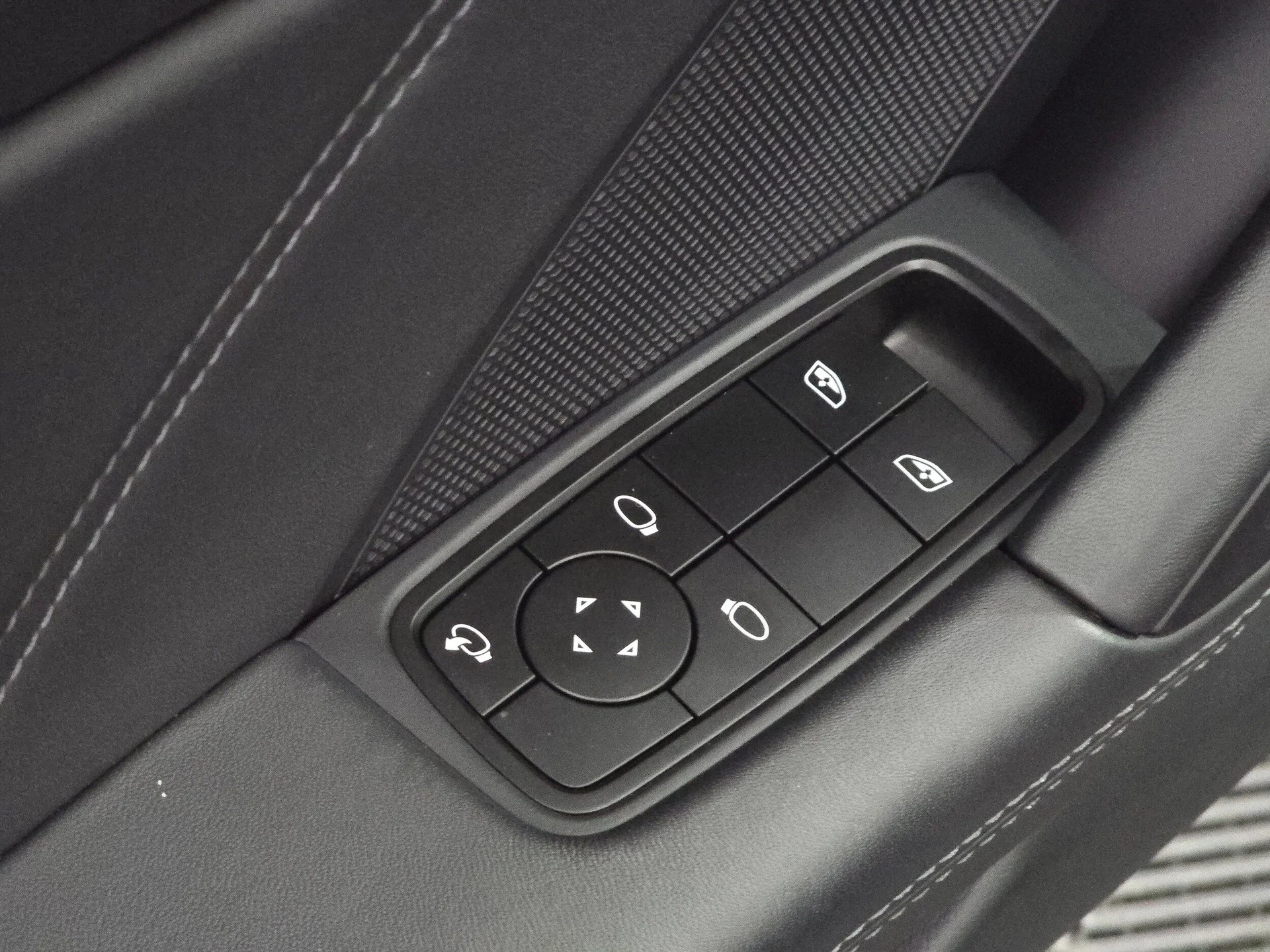 mph035_4006372542_cb900b0080e1cfd602d896803bd7538dx_bac07a35c8