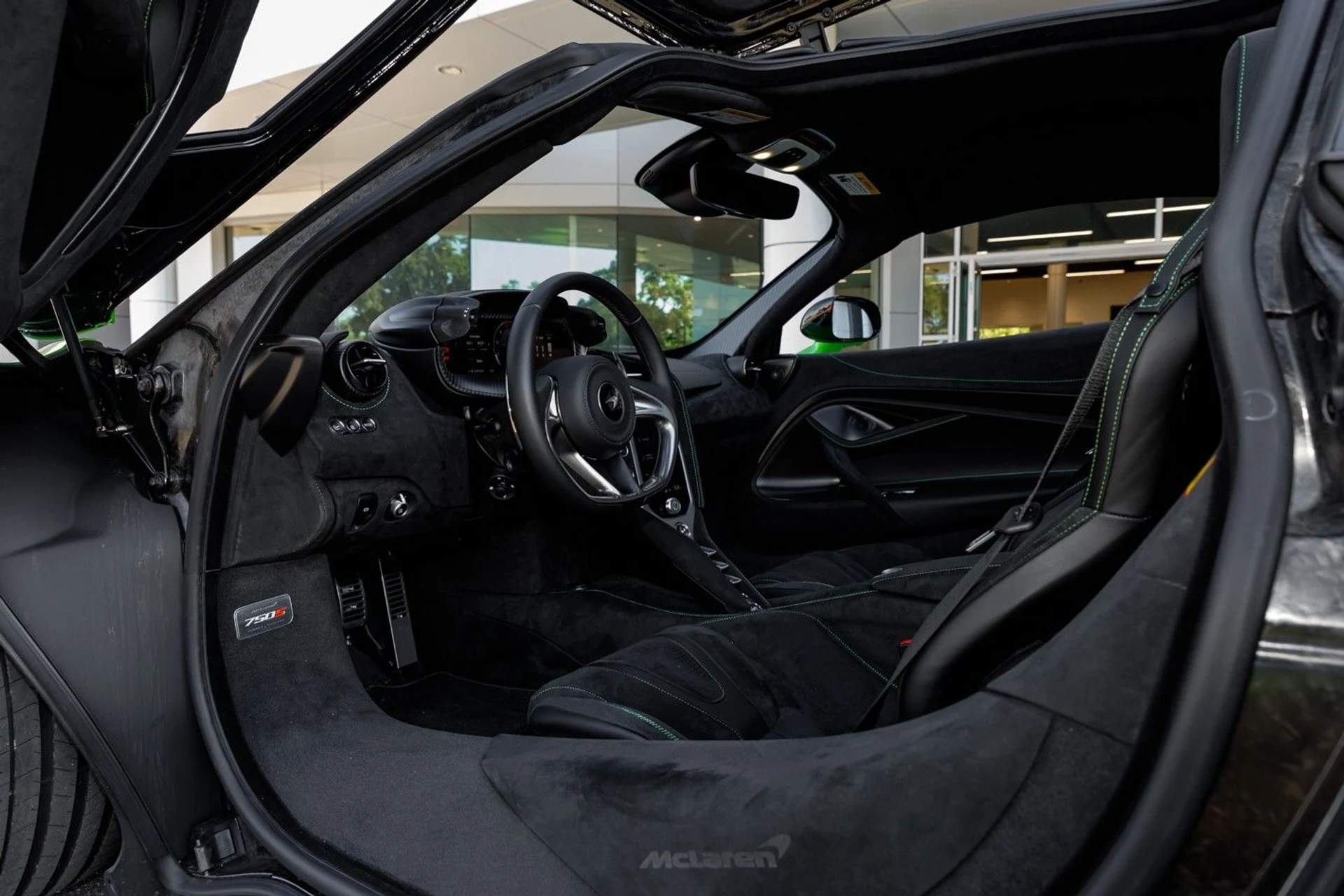 mph035_4010494499_668_p36_l_008ab788ac