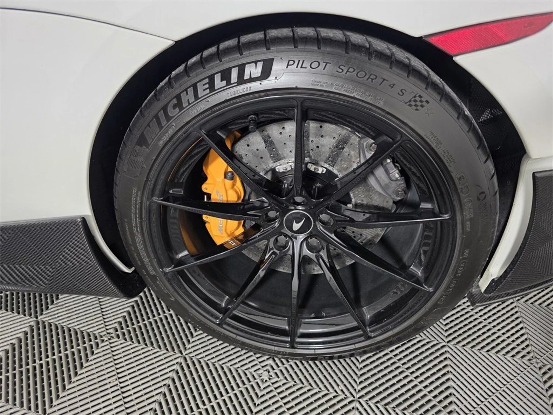 mph035_401316379_cafd669b6d69f22d3e39e21e02703bb5_1317412c43