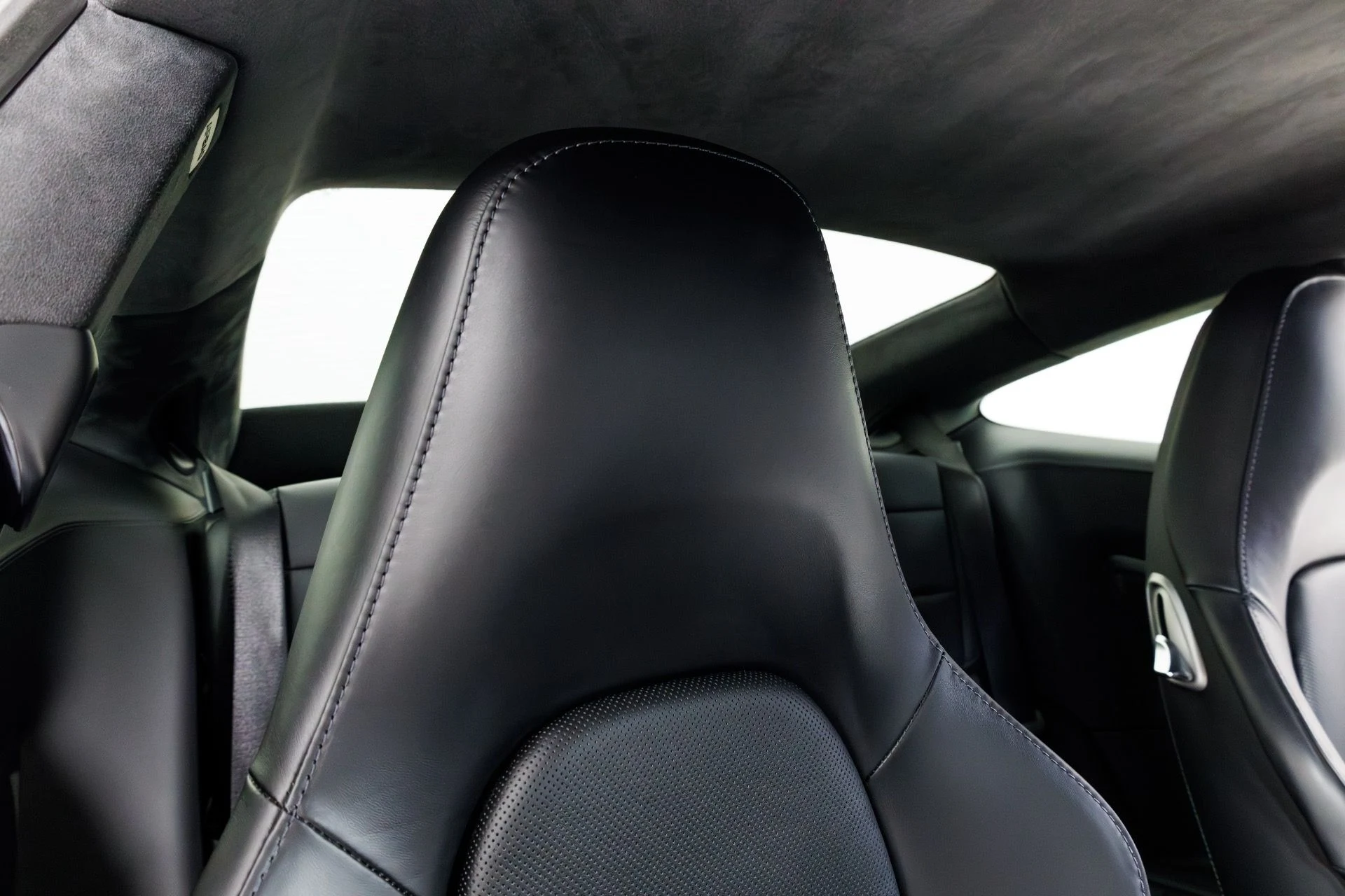 mph035_4013383858_Used_2019_Porsche_911_Turbo_S_1770314058_7adaa59f51