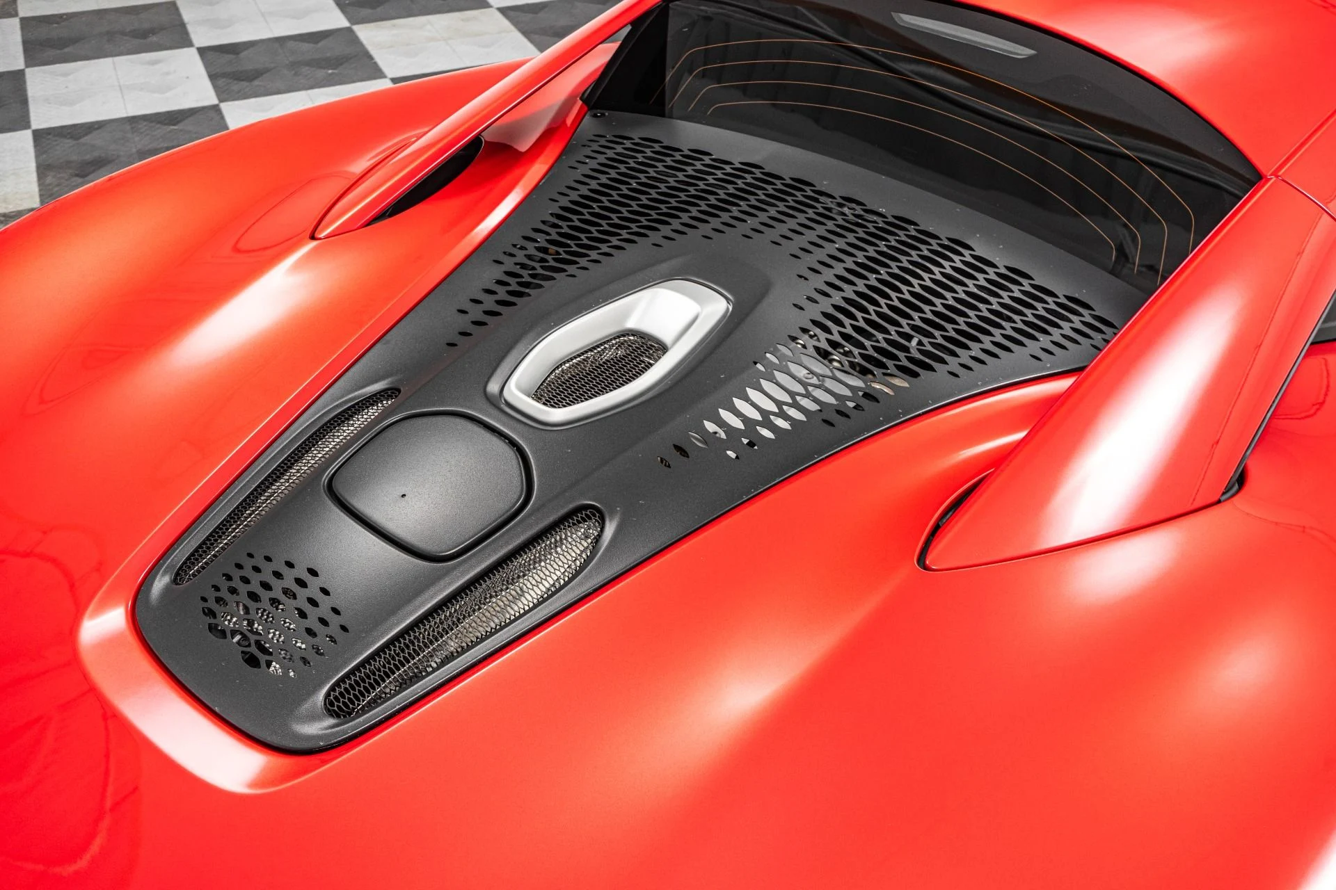 mph035_40146639_Used_2023_Mc_Laren_Artura_1776720218_e6c6756534