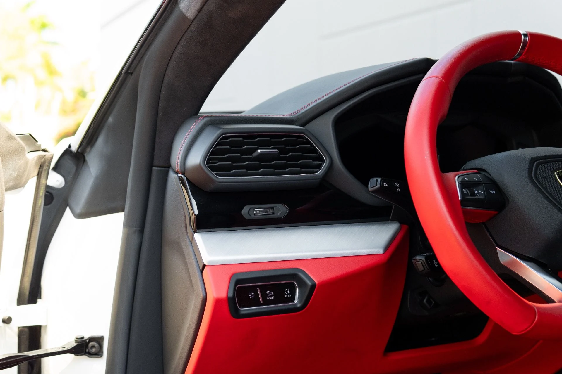 mph035_4014735984_Used_2021_Lamborghini_Urus_1767069879_ef4814bec9