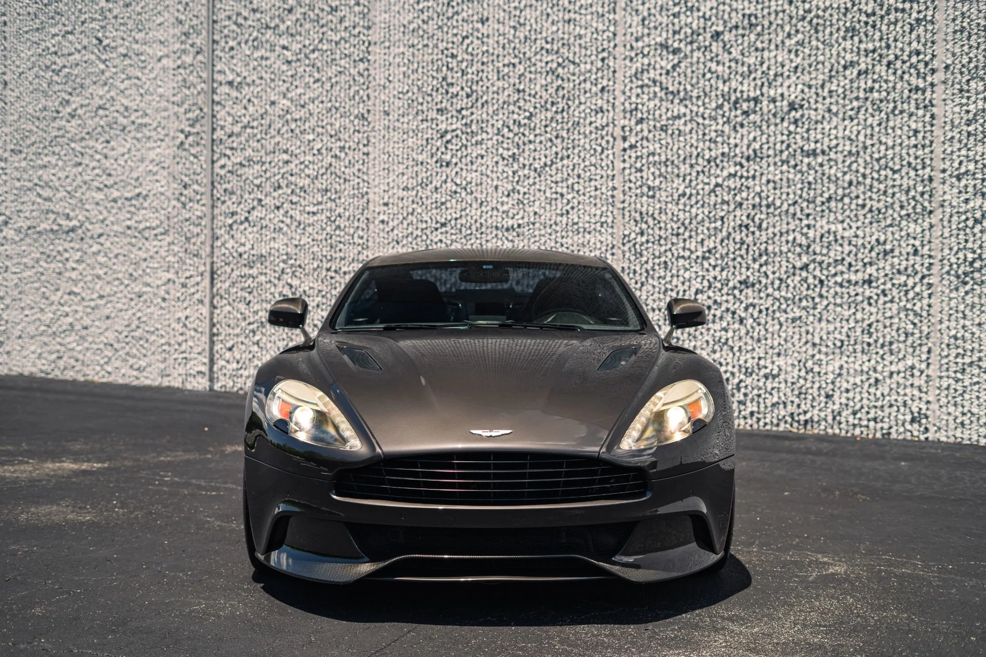 mph035_4022334227_Used_2014_Aston_Martin_Vanquish_Carbon_Exterior_Package_1782856406_429f95c31c