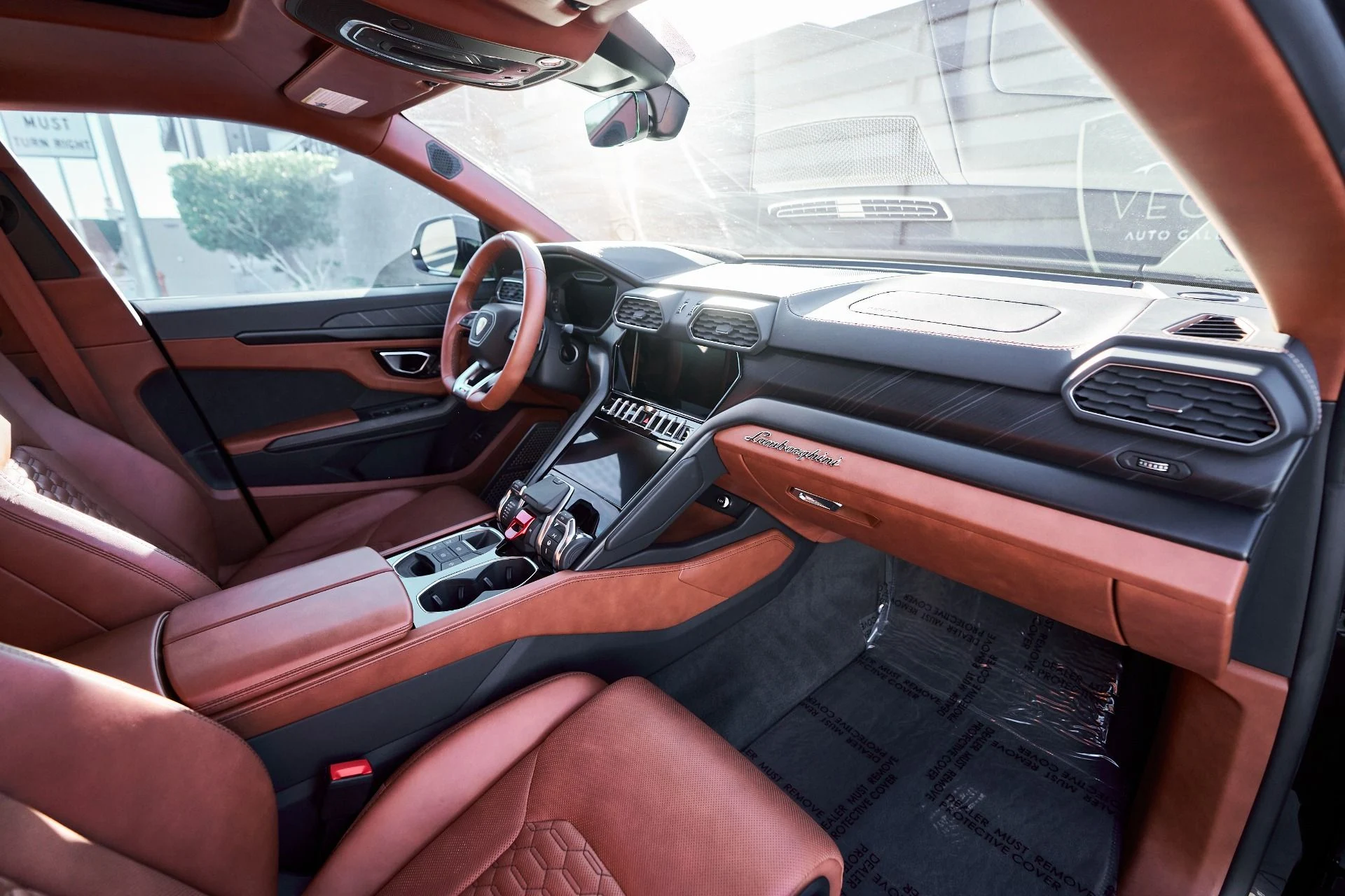 mph035_402312815_Used_2022_Lamborghini_Urus_1764710468_f972a94c84