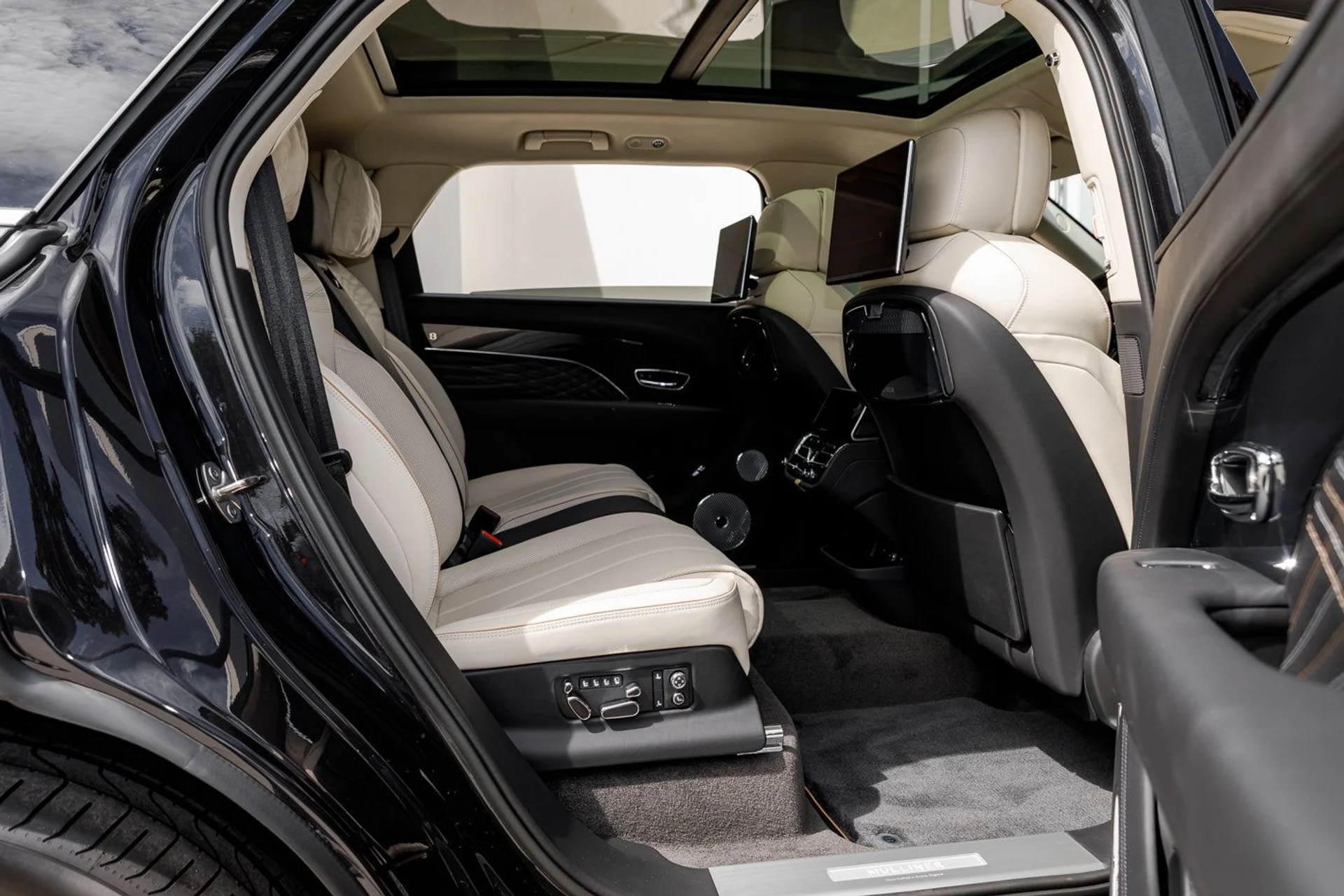 mph035_402523634_49e6833890155a9910a69028db8f4ab5x_d174d5add6