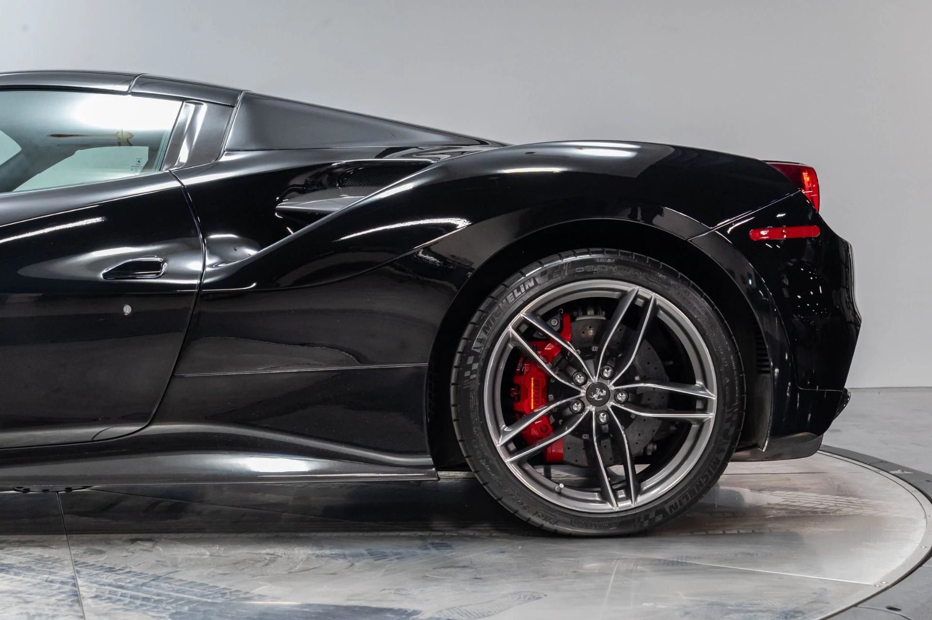 mph035_4026815008_Used_2016_Ferrari_488_Spider_Base_1785961462_4c9e88a0f8
