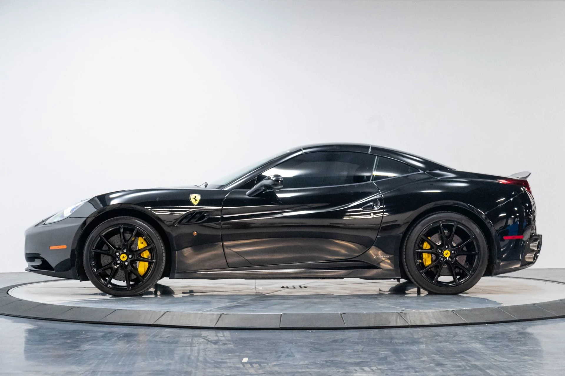 mph035_4035009499_Used_2013_Ferrari_458_Spider_Base_1787598451_e0655b7da8