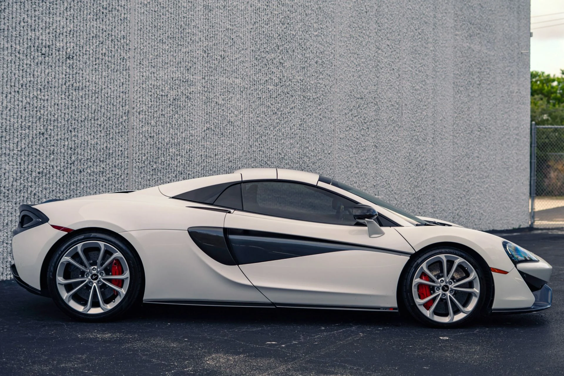 mph035_4038156972_Used_2019_Mc_Laren_570_S_Spider_1779318587_8ccb0cb69e