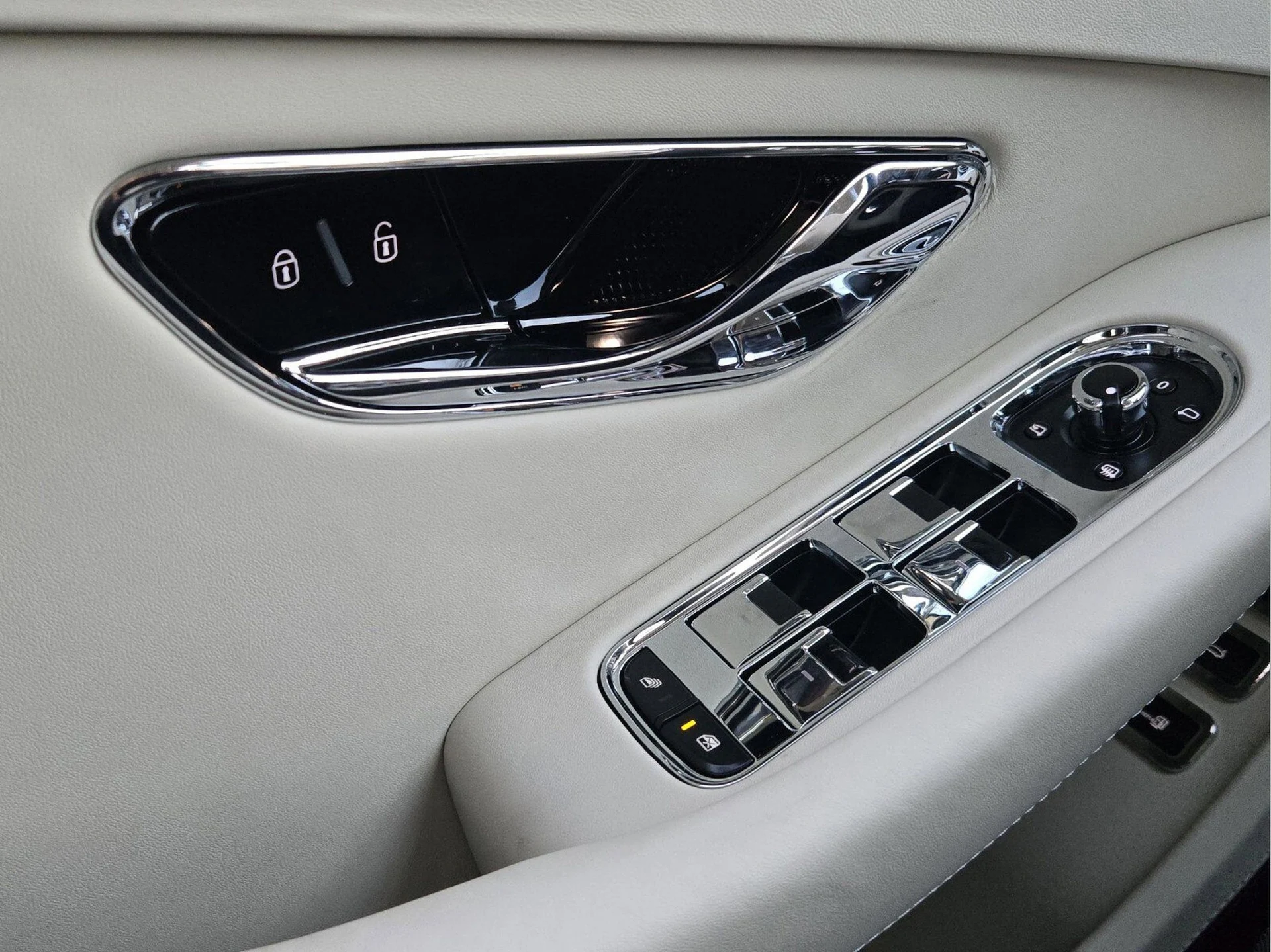 mph035_4119562928_6d3991ae14b16728ebcf1f9ec0f92039x_3a4aa5ede1