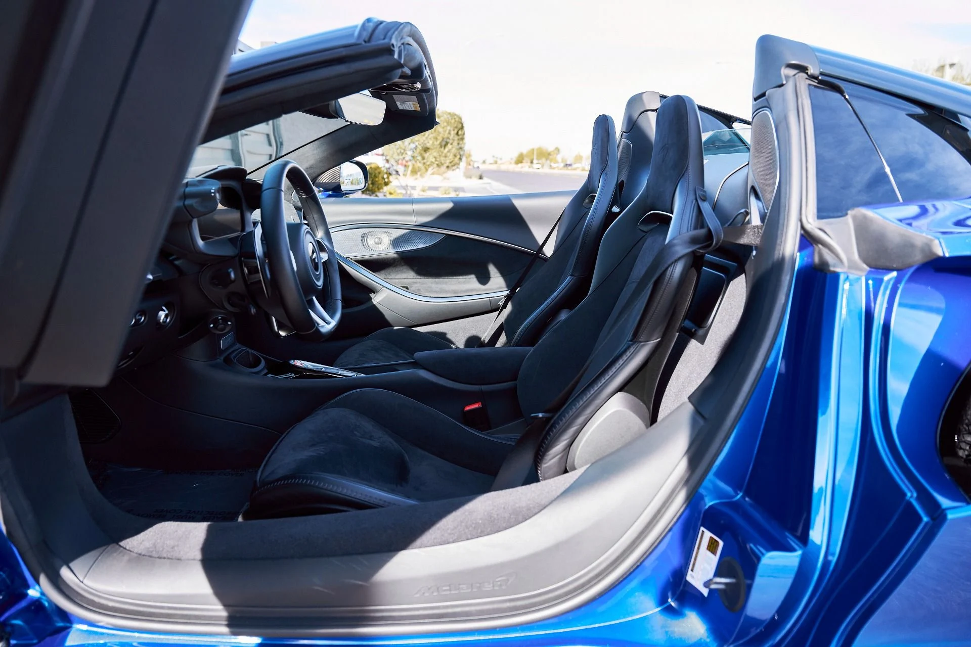 mph035_4122315111_Used_2025_Mc_Laren_Artura_1769567633_8a28d3abf0