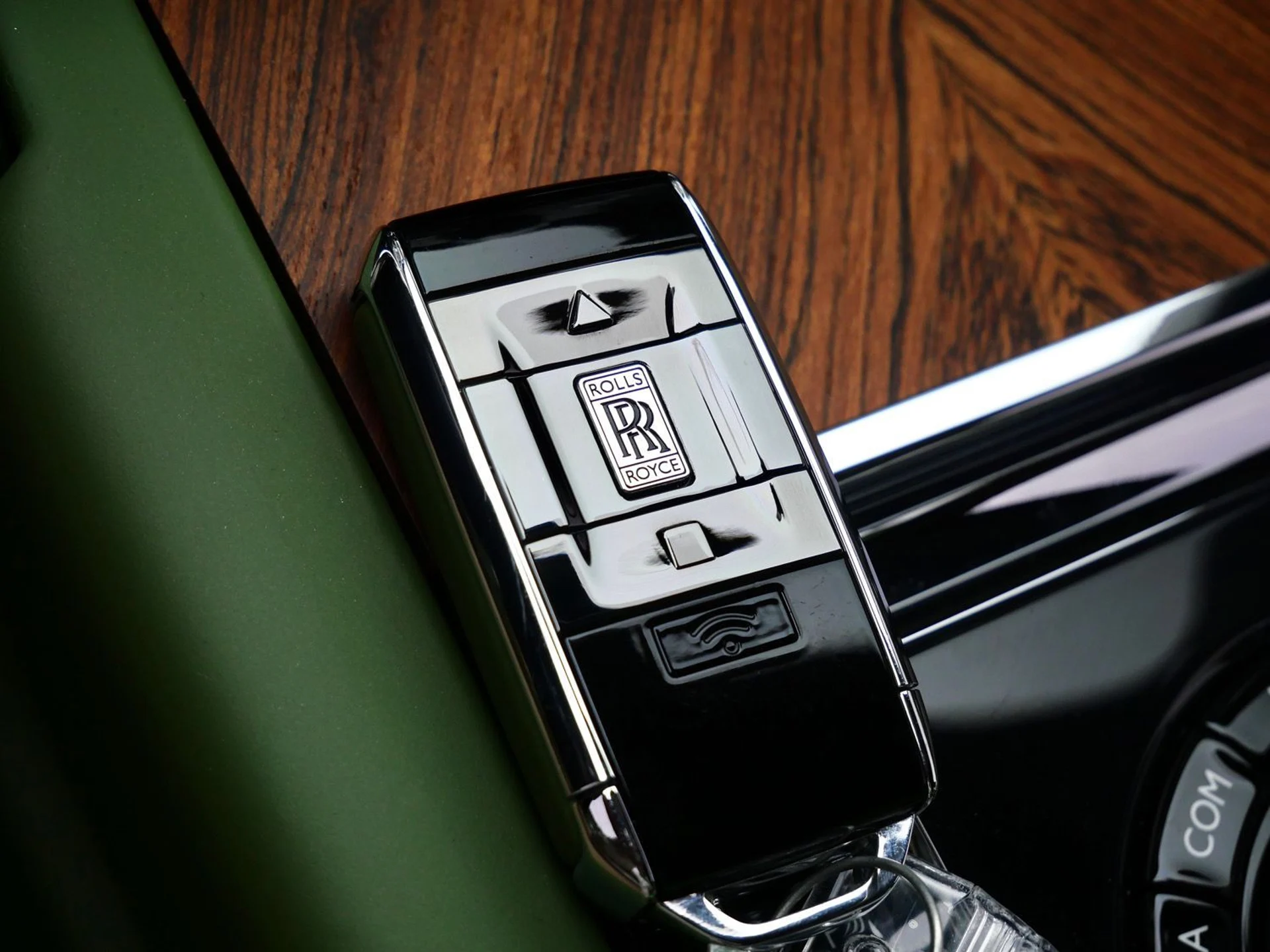 mph035_4125961332_8762f415aeb4957ed992594299437a0fx_bb61a6117b