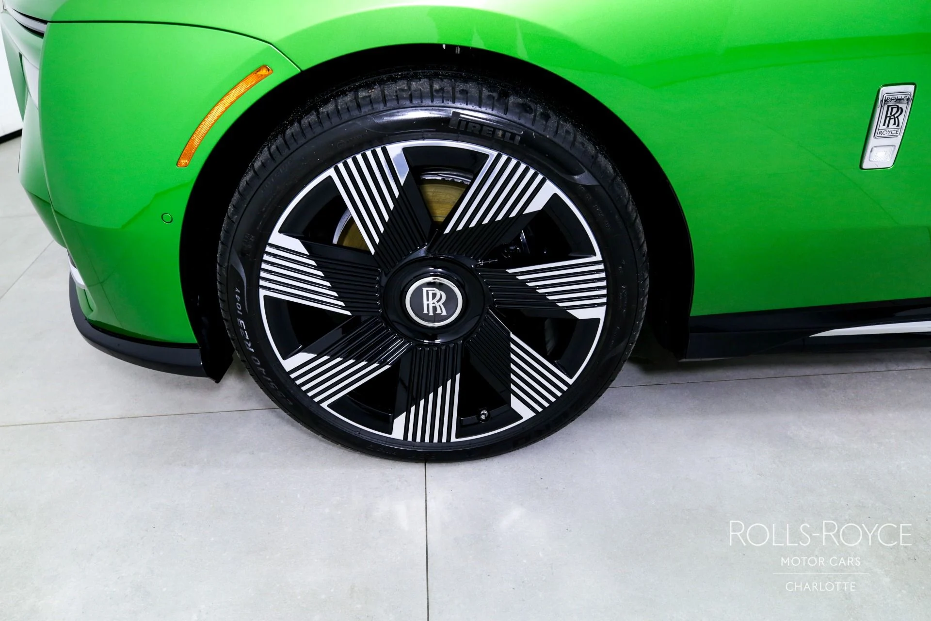 mph035_4128059830_Used_2024_Rolls_Royce_Spectre_1738086409_3e55f94522