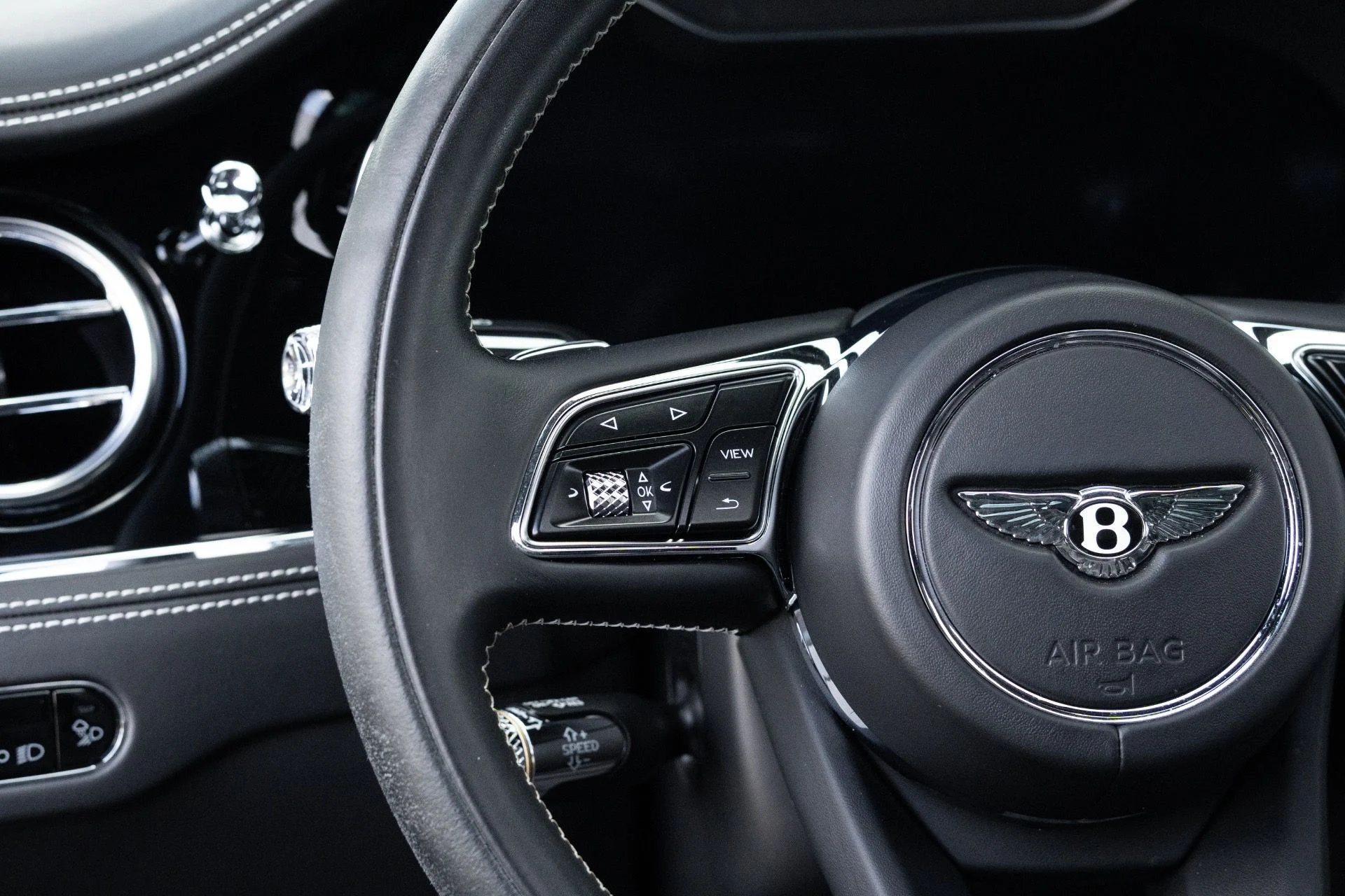 mph035_4133458830_Used_2023_Bentley_Flying_Spur_S_V8_1778782784_ac3cbbe618