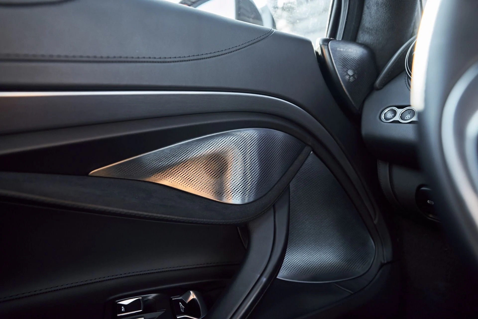 mph035_4133839469_Used_2024_Mc_Laren_750_S_1765410687_0d88428bb5