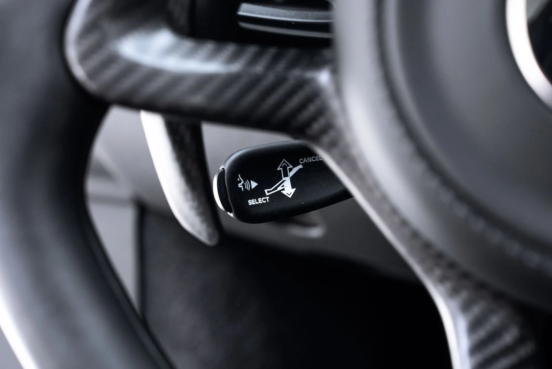 mph035_4163712218_Used_2024_Mc_Laren_Artura_1774465239_f28c470397