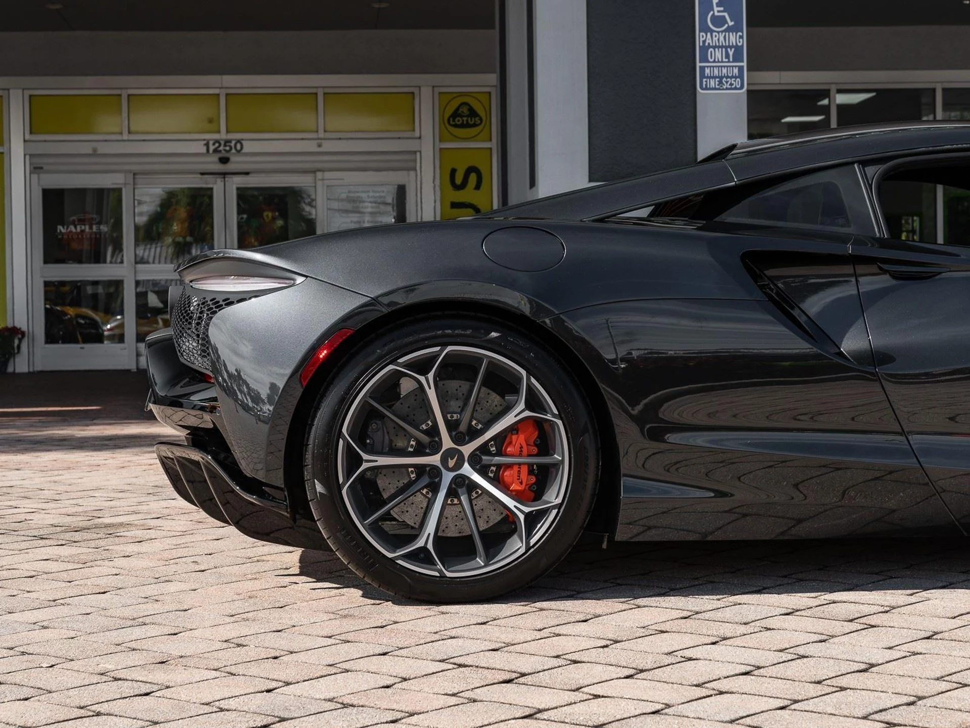 mph035_416673367_Used_2025_Mc_Laren_Artura_Coupe_1773864520_dd545869e2