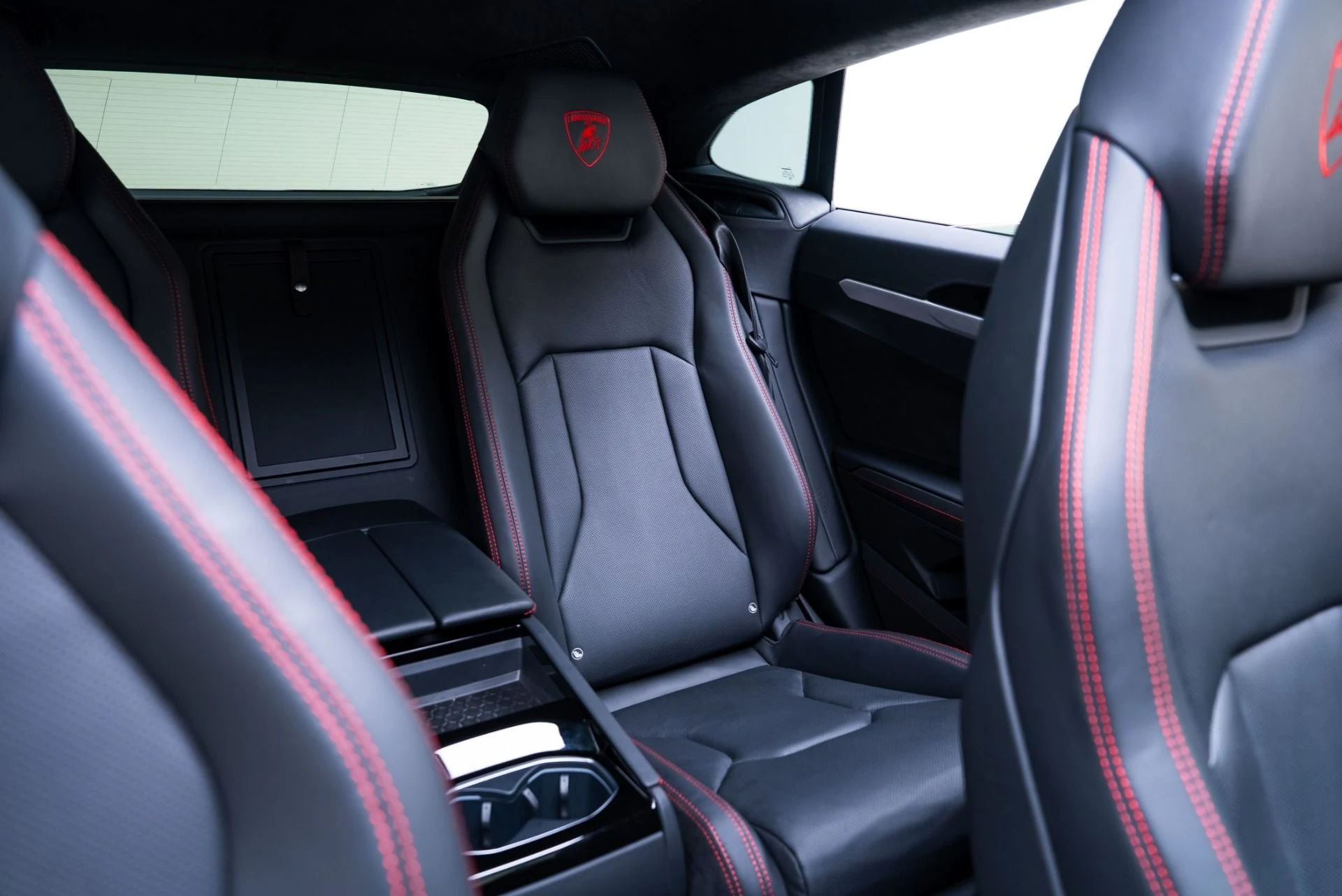 mph035_4167331547_Used_2022_Lamborghini_Urus_1769211559_75fe7f551b