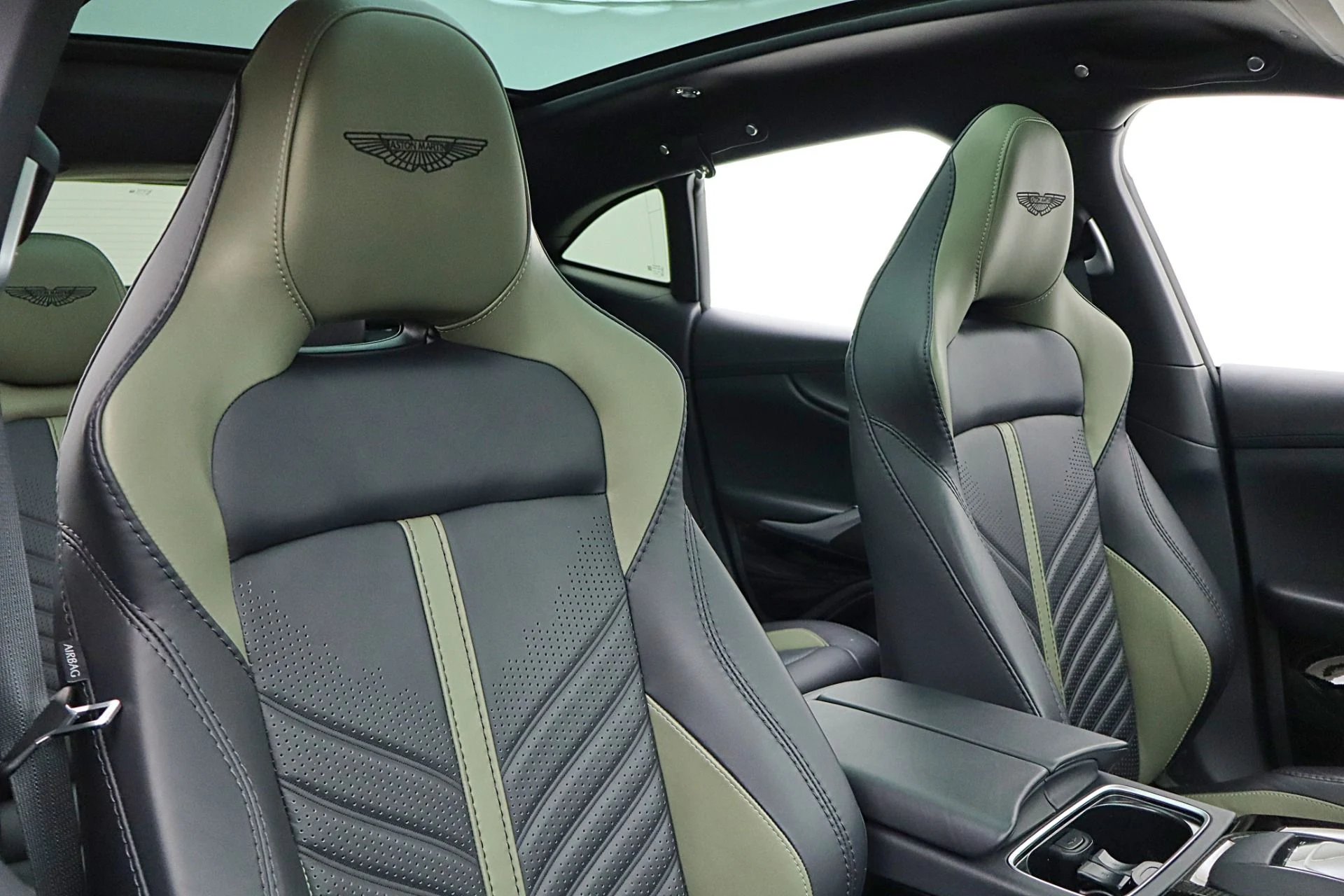 mph035_4171105360_Used_2023_Aston_Martin_DBX_707_1bce9ef723