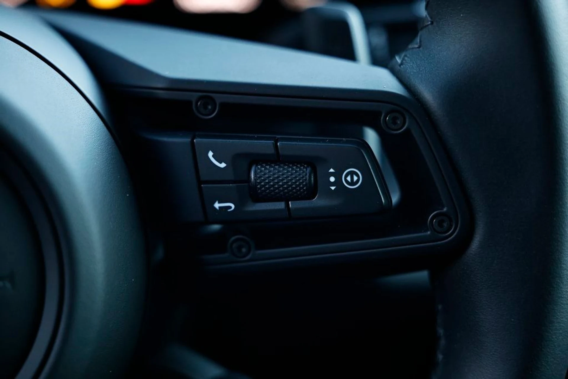 mph035_4190116081_5d4751186c4881d1c8177250513b698f_5c579f5576