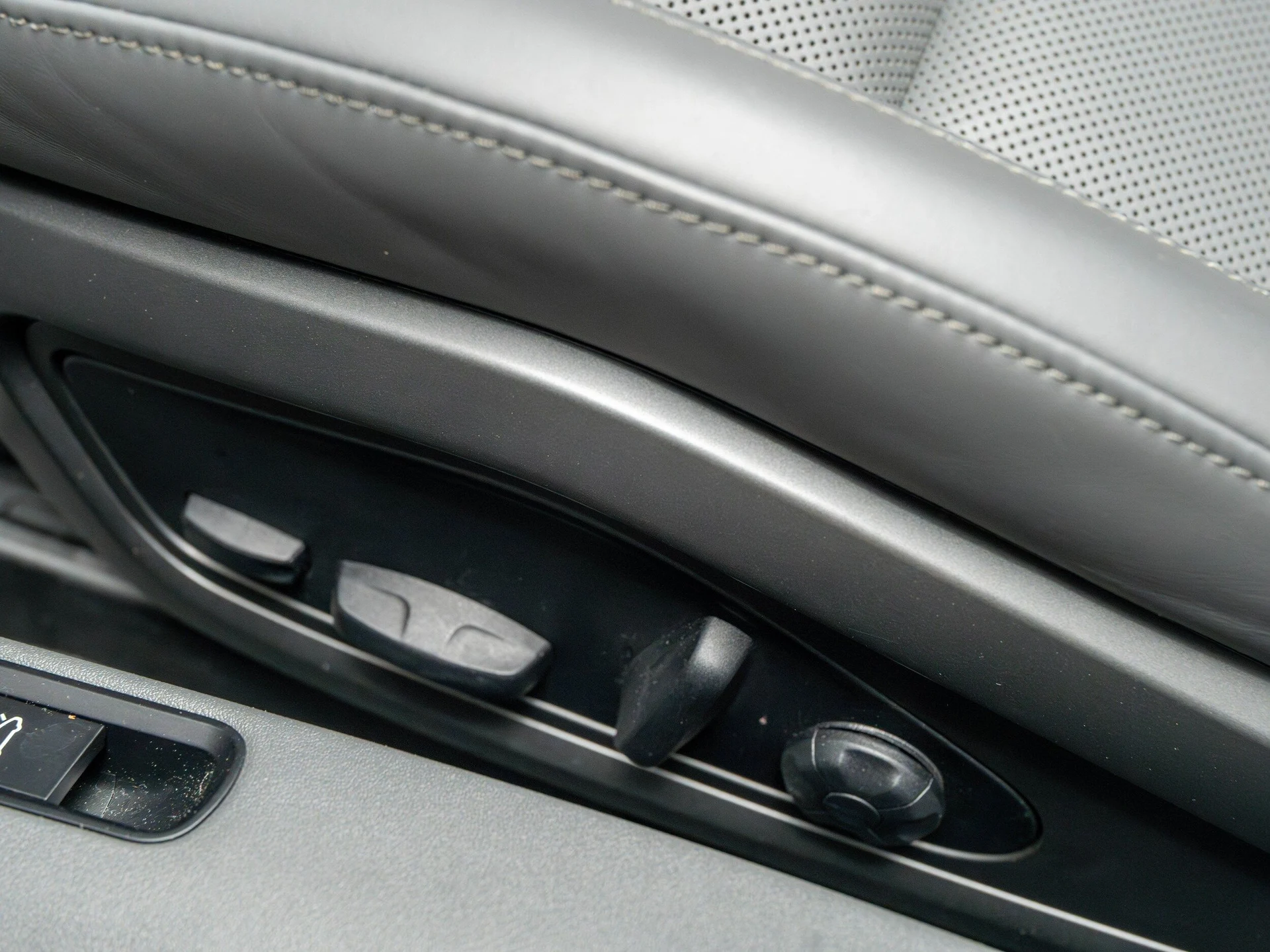 mph035_4192304964_2129fc9e3a447991e6c26bae5e0dec15x_0b16f56e0b