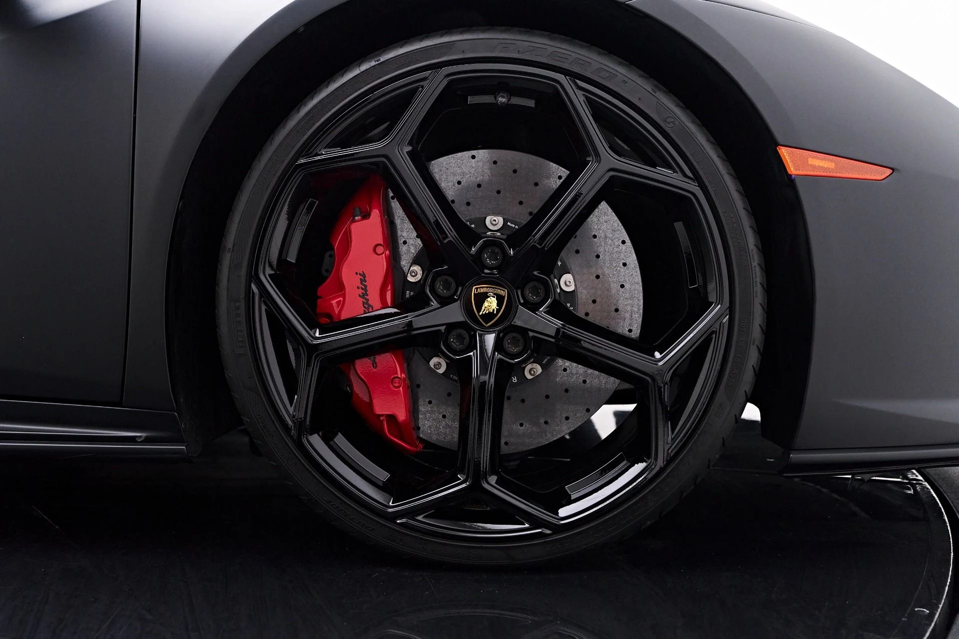 mph035_4192903398_Used_2020_Lamborghini_Huracan_EVO_Base_1755655901_697f099d8a