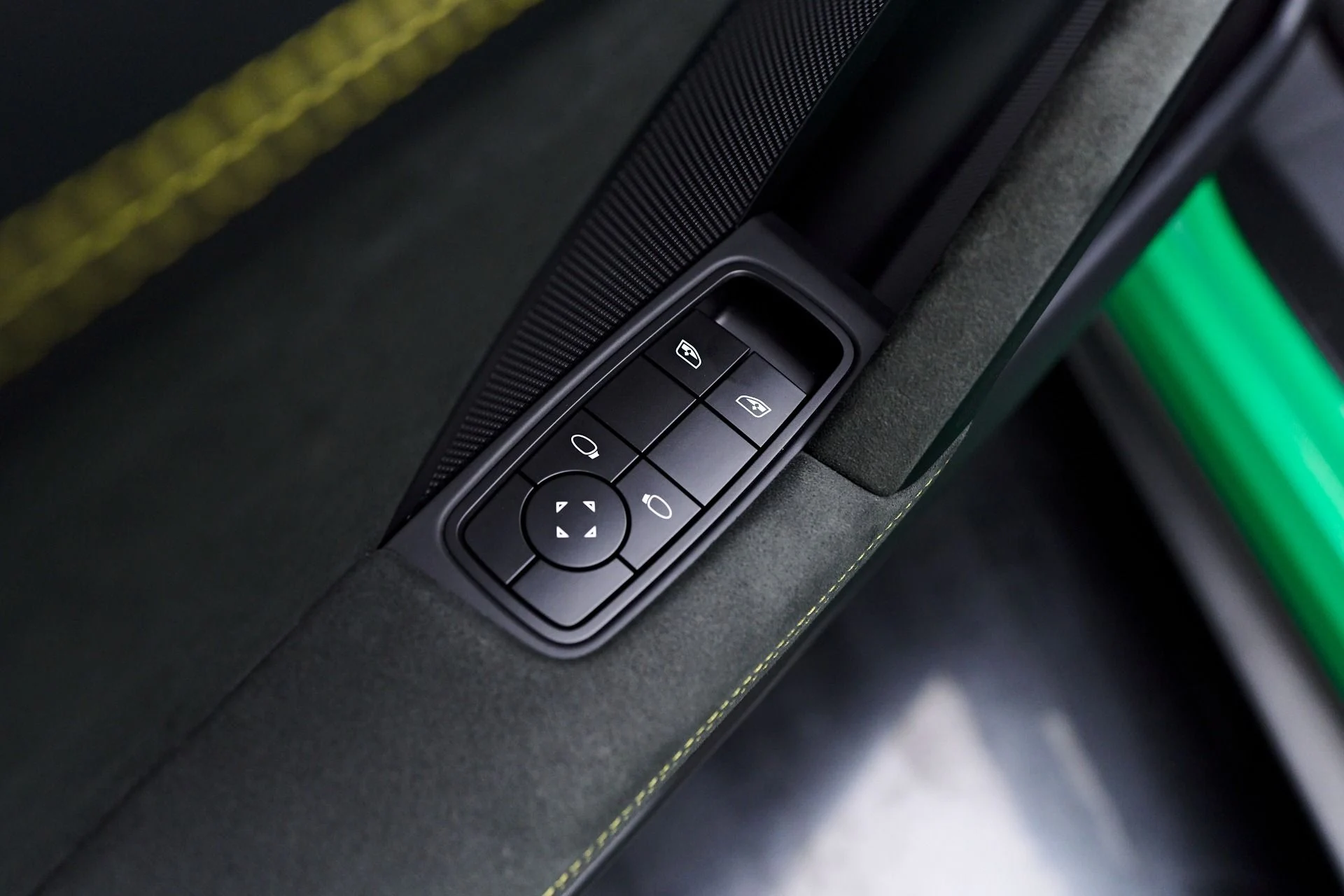 mph035_4194980100_Used_2022_Porsche_911_GT_3_1763574748_289cade6db