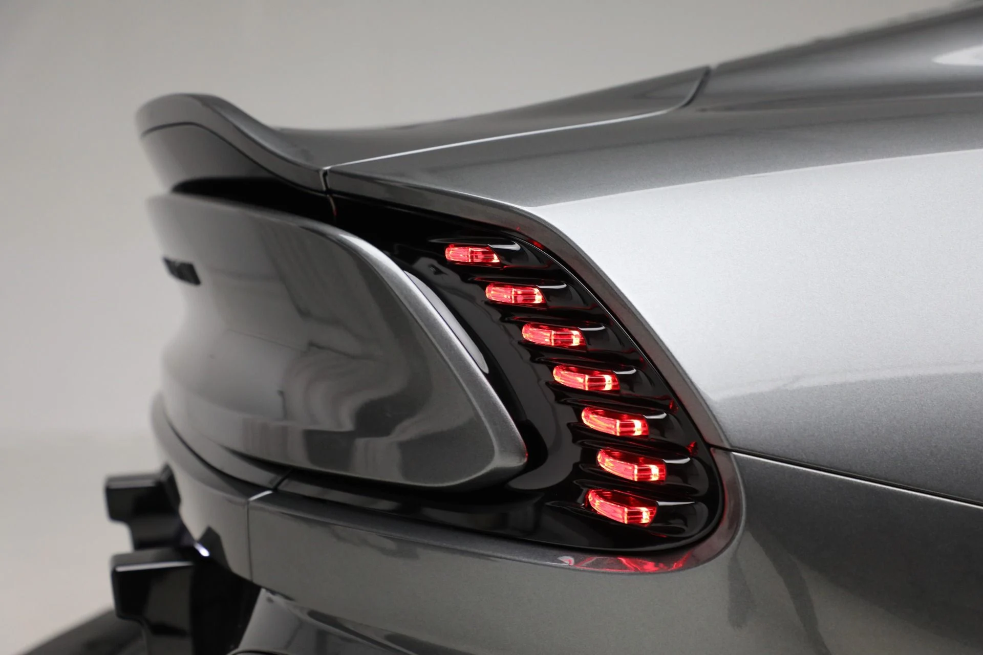 mph035_4208403482_New_2025_Aston_Martin_Vanquish_92ad1dd02e