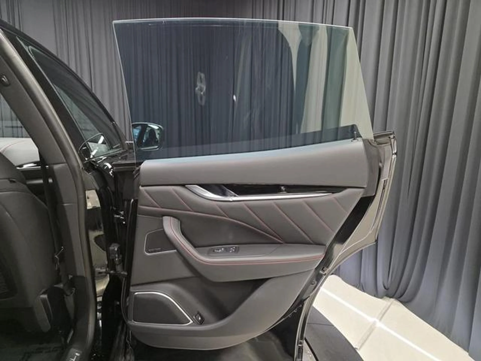 mph035_4208452842_835_F_Ci_P9d_Jqygosdm_Z6g7h_PK_76o_1538b9d94f