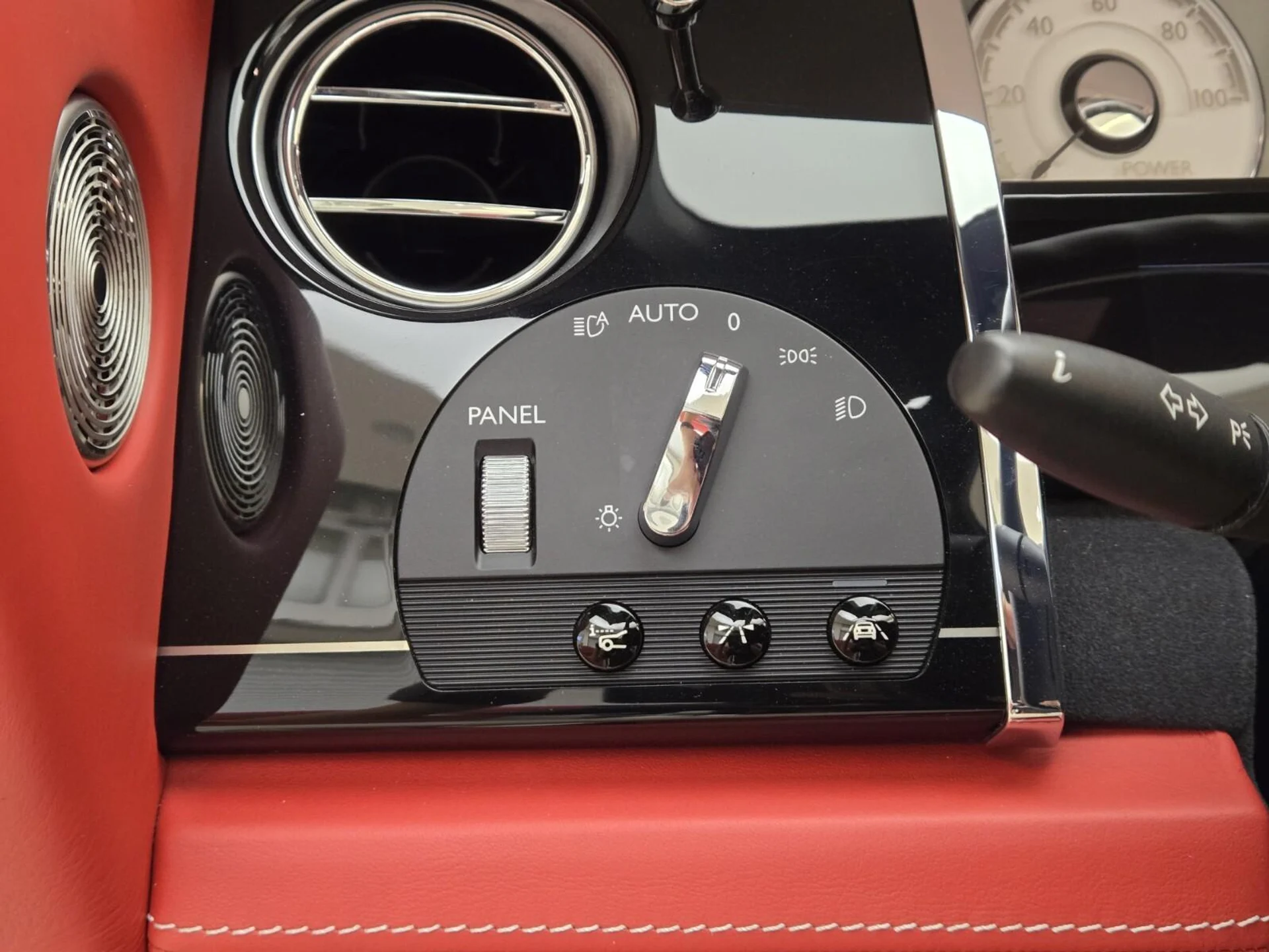 mph035_4212258577_Used_2017_Rolls_Royce_Dawn_1765004127_bccb121899