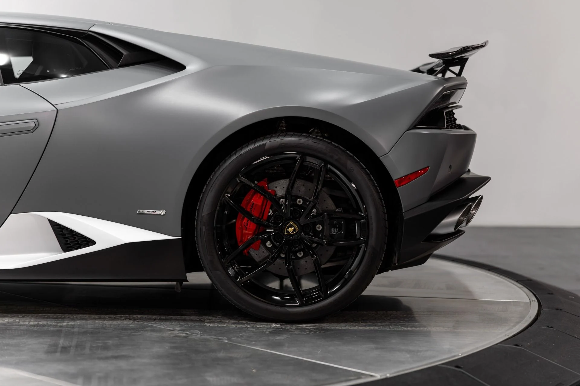 mph035_4212731849_Used_2017_Lamborghini_Huracan_1765410503_95d664d9dc