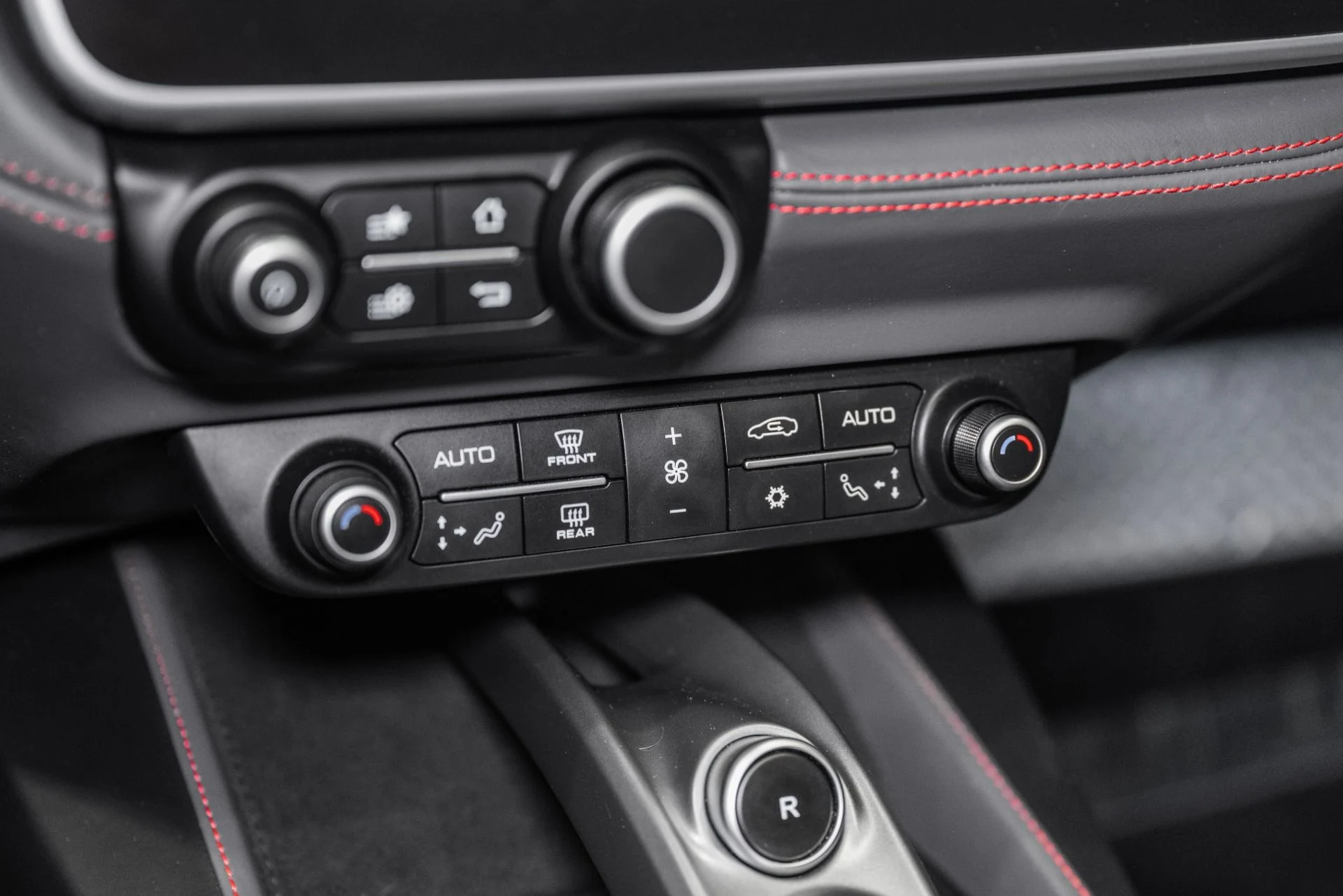 mph035_4213432900_Used_2019_Ferrari_Portofino_1780718714_5dd8e7ad65