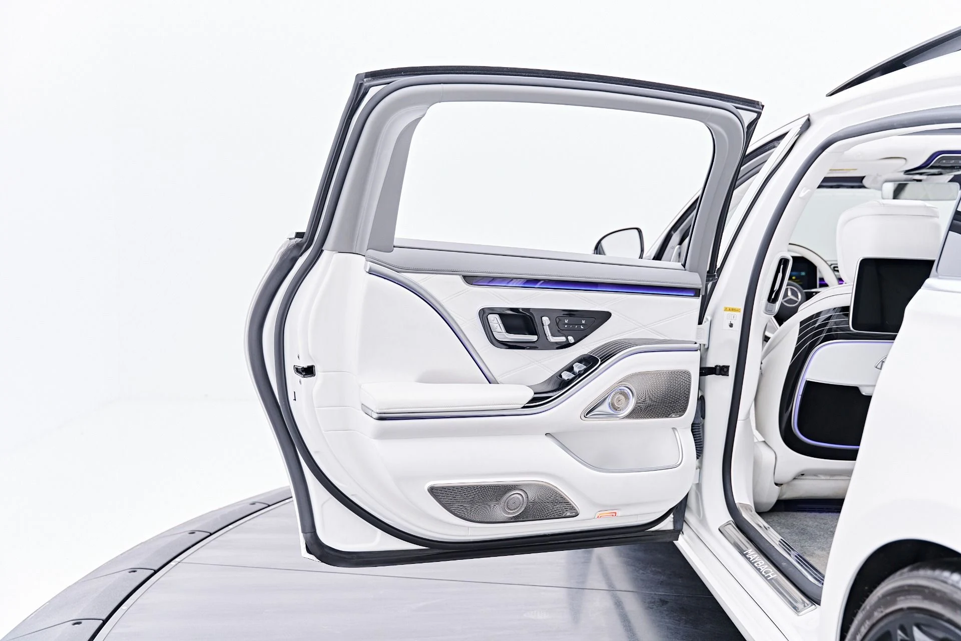 mph035_4216015572_Used_2022_Mercedes_Benz_S_Class_Maybach_S_580_1788213281_6a77b01f91